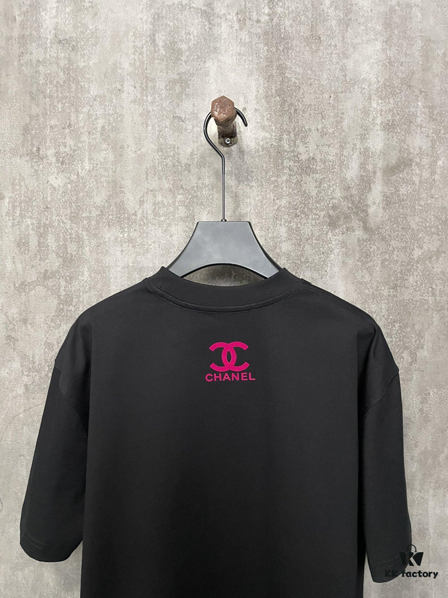 6931a1c1ccd8ab3d7af95cfc CHANEL Chanel 24SS Classic Logo Flocked Print Heavyweight Short Sleeve T-Shirt
