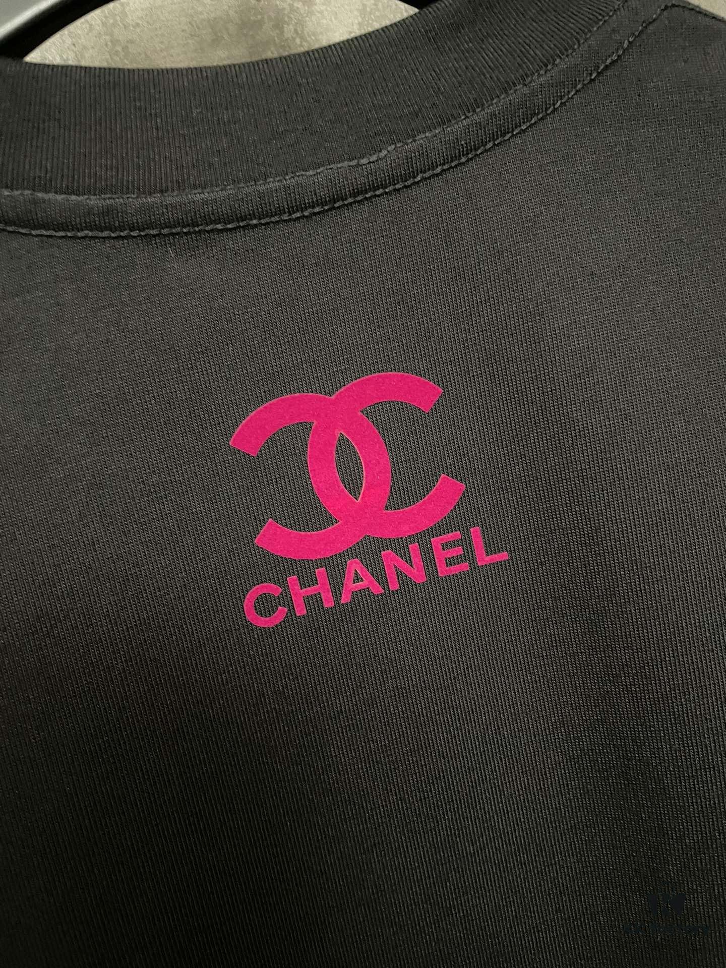 6931a1c1ccd8ab3d7af95cfe CHANEL Chanel 24SS Classic Logo Flocked Print Heavyweight Short Sleeve T-Shirt
