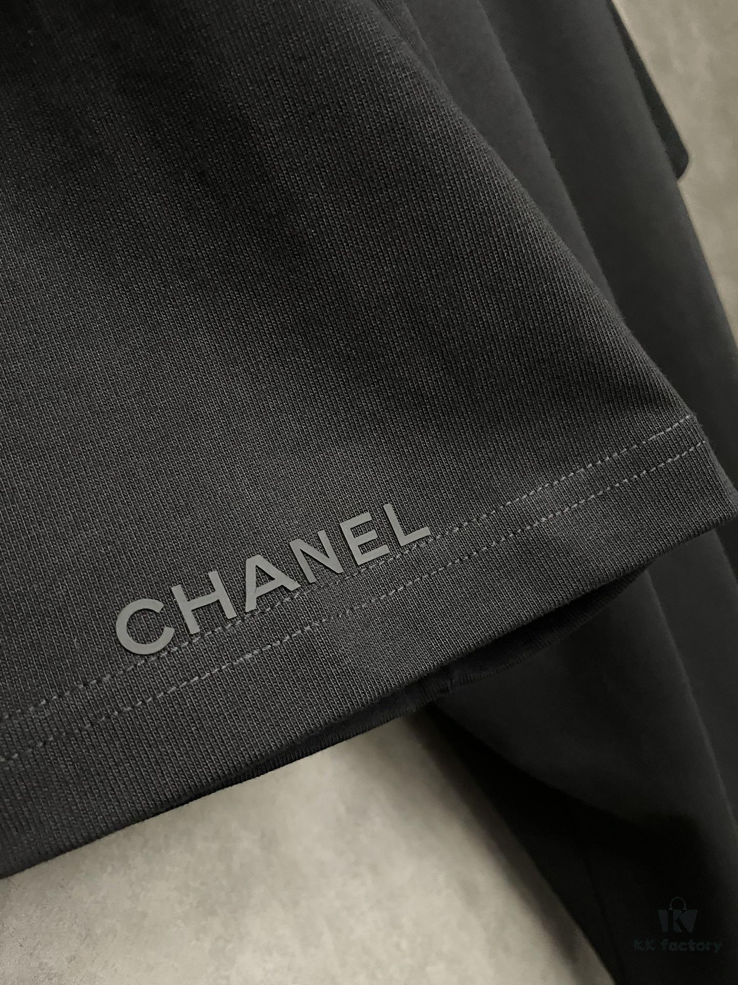 6931a1c1ccd8ab3d7af95cff CHANEL Chanel 24SS Classic Logo Flocked Print Heavyweight Short Sleeve T-Shirt