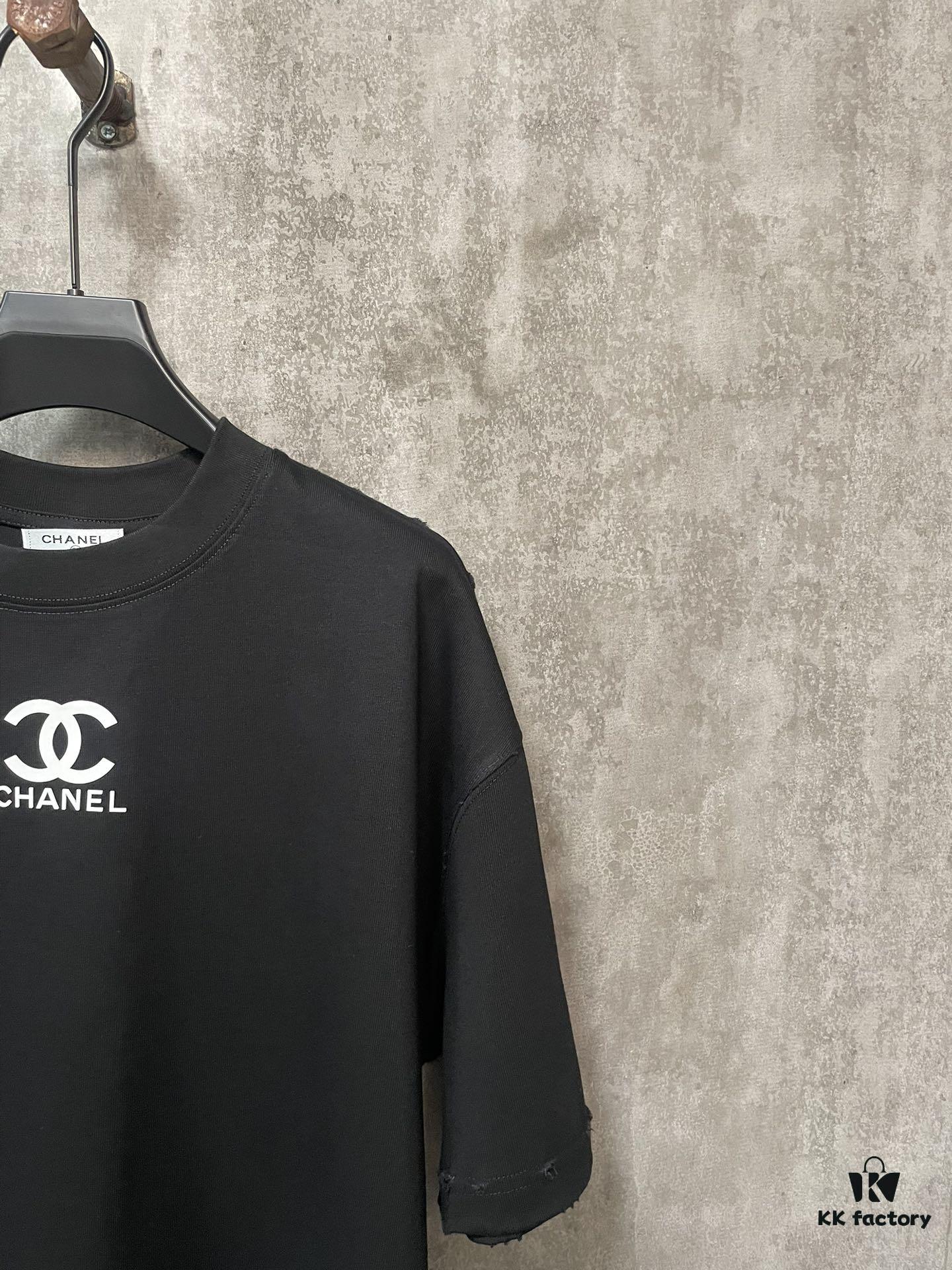 6931a1c2ccd8ab3d7af95d05 CHANEL Chanel 24SS Classic Logo Distressed Heavyweight Solid Short-Sleeve T-Shirt