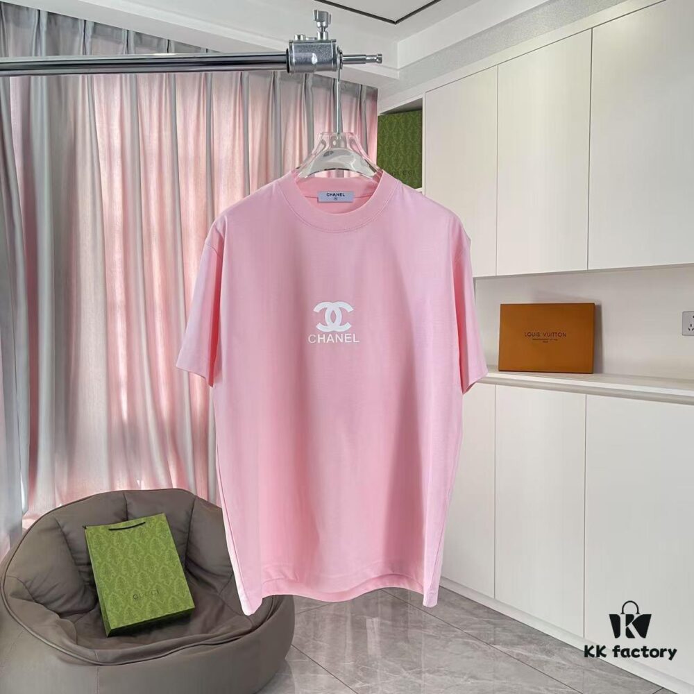 6931a1c6ccd8ab3d7af95d55 Chanel CHANEL 2025 Summer New Arrival Short Sleeve T-Shirt with 3D Silicone C Logo Print, Custom 300g Fabric, Unisex Design