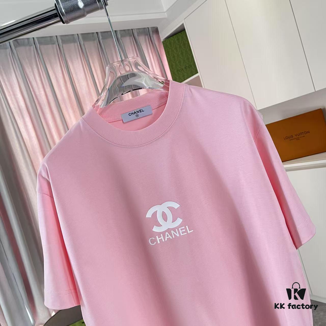 6931a1c6ccd8ab3d7af95d57 Chanel CHANEL 2025 Summer New Arrival Short Sleeve T-Shirt with 3D Silicone C Logo Print, Custom 300g Fabric, Unisex Design