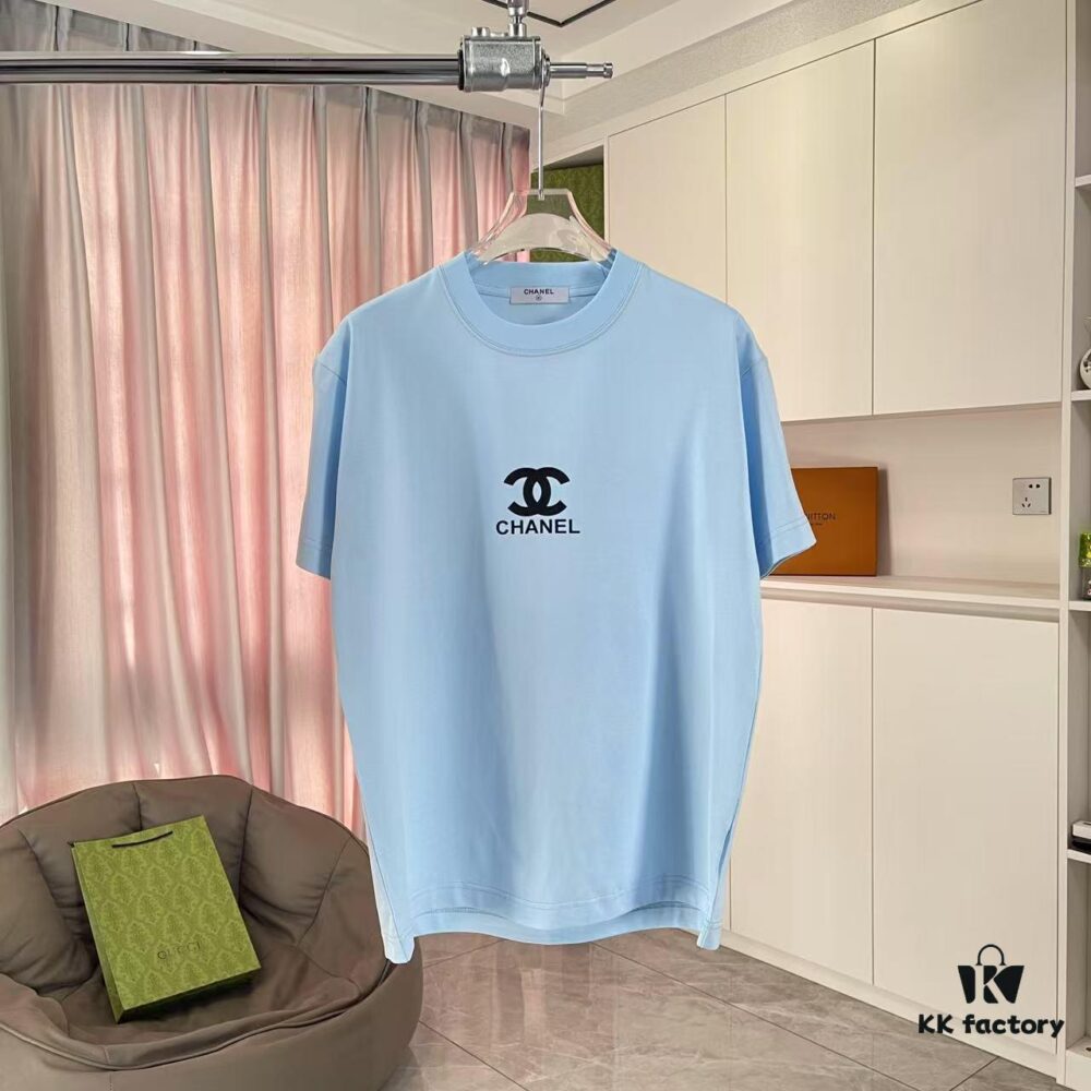 6931a1c6ccd8ab3d7af95d5d CHANEL 2025 Summer New Arrival Short Sleeve T-Shirt with 3D Silicone C-Logo Print, Custom 300g Fabric, Unisex Design
