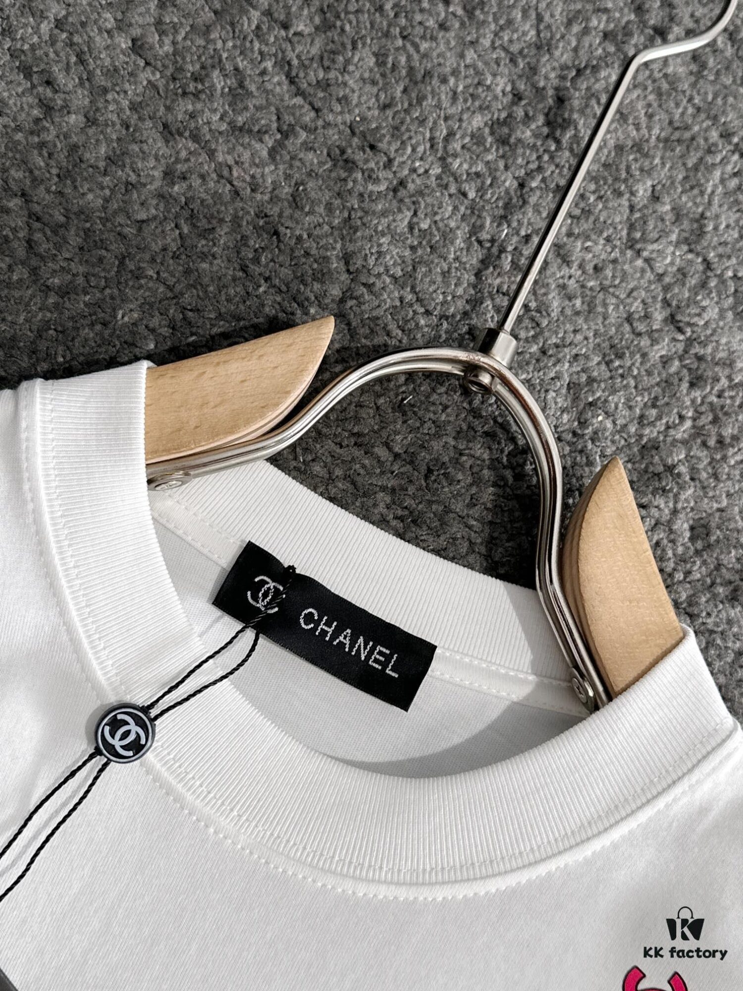 6931a1ccccd8ab3d7af95dda CHANEL Summer New Arrival Round Neck Short Sleeve T-Shirt