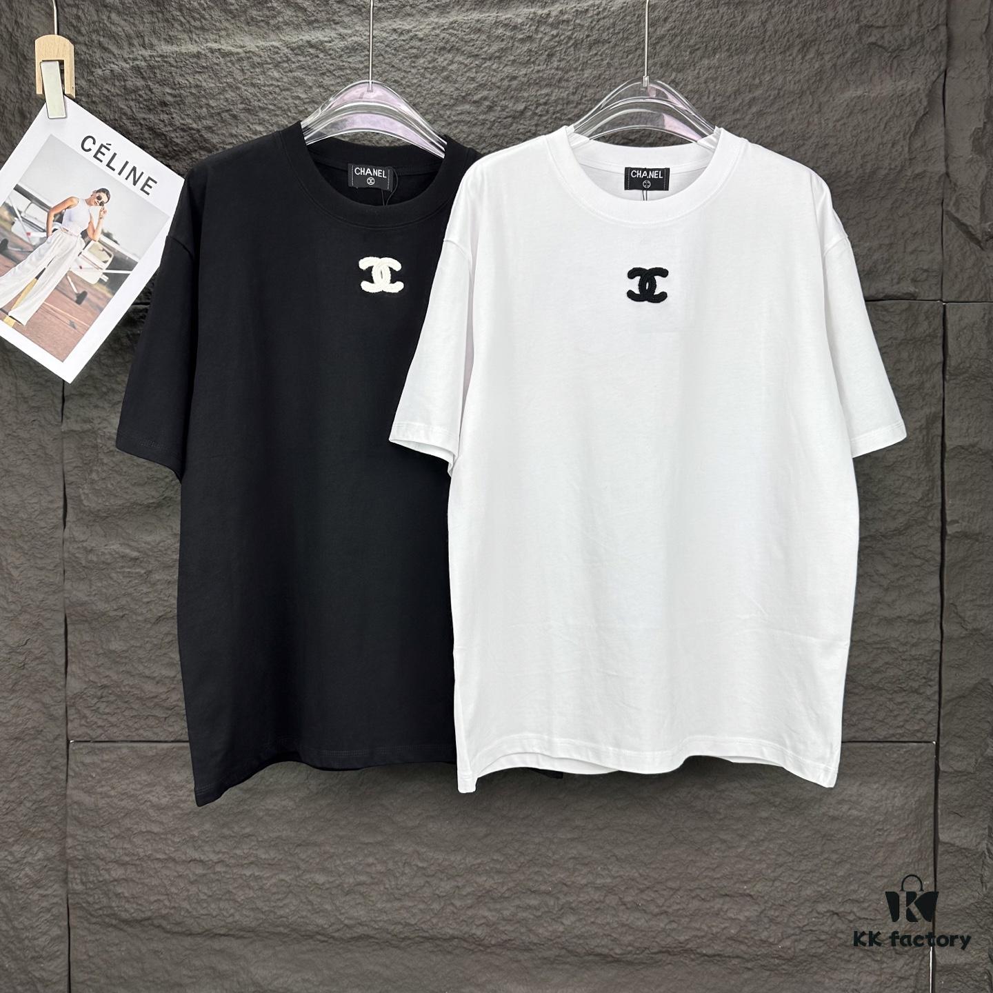 6931a1cfccd8ab3d7af95e03 Chanel 2025 New Arrival Patch Embroidery Logo Couple T-Shirt