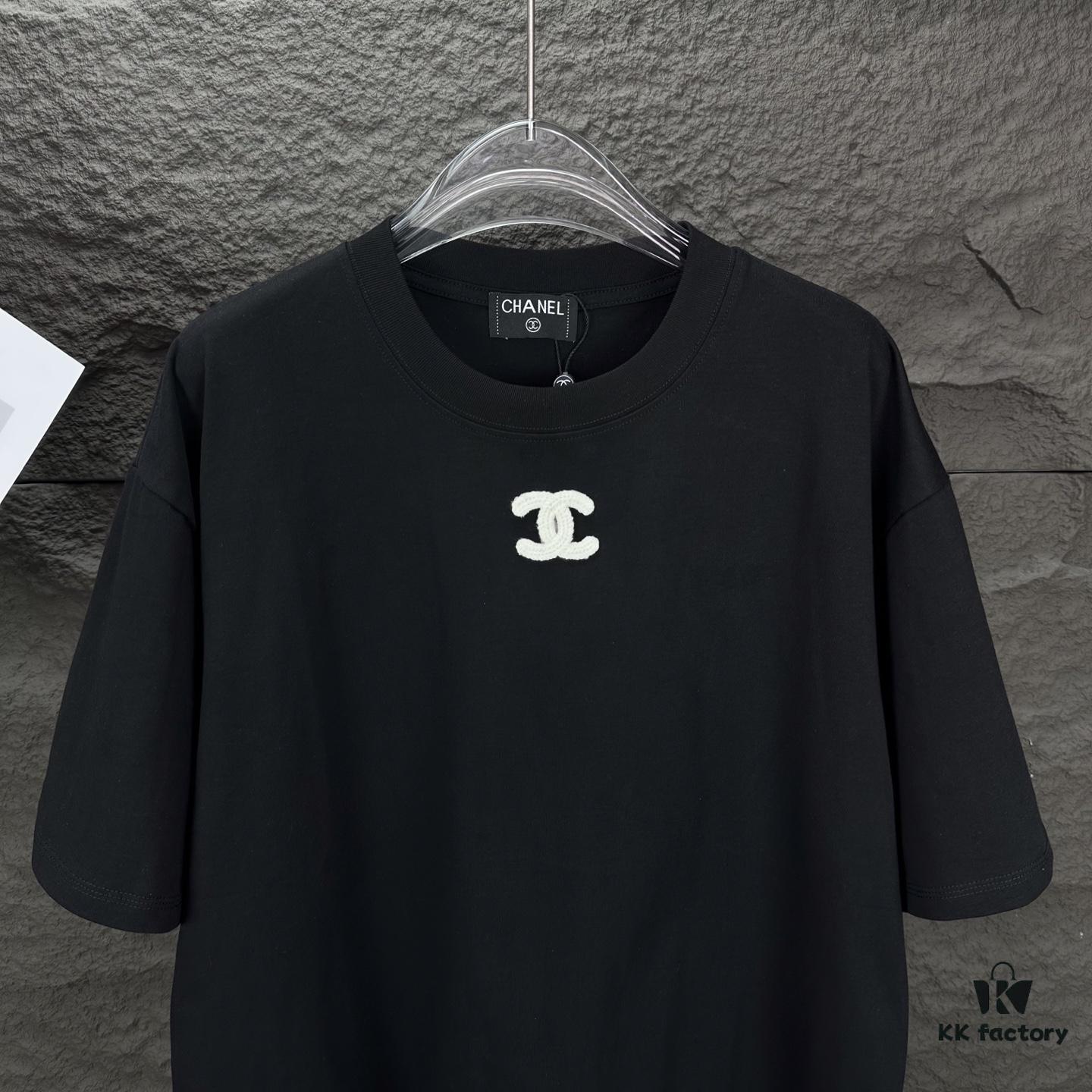 6931a1cfccd8ab3d7af95e08 Chanel 2025 New Arrival Patch Embroidery Logo Couple T-Shirt
