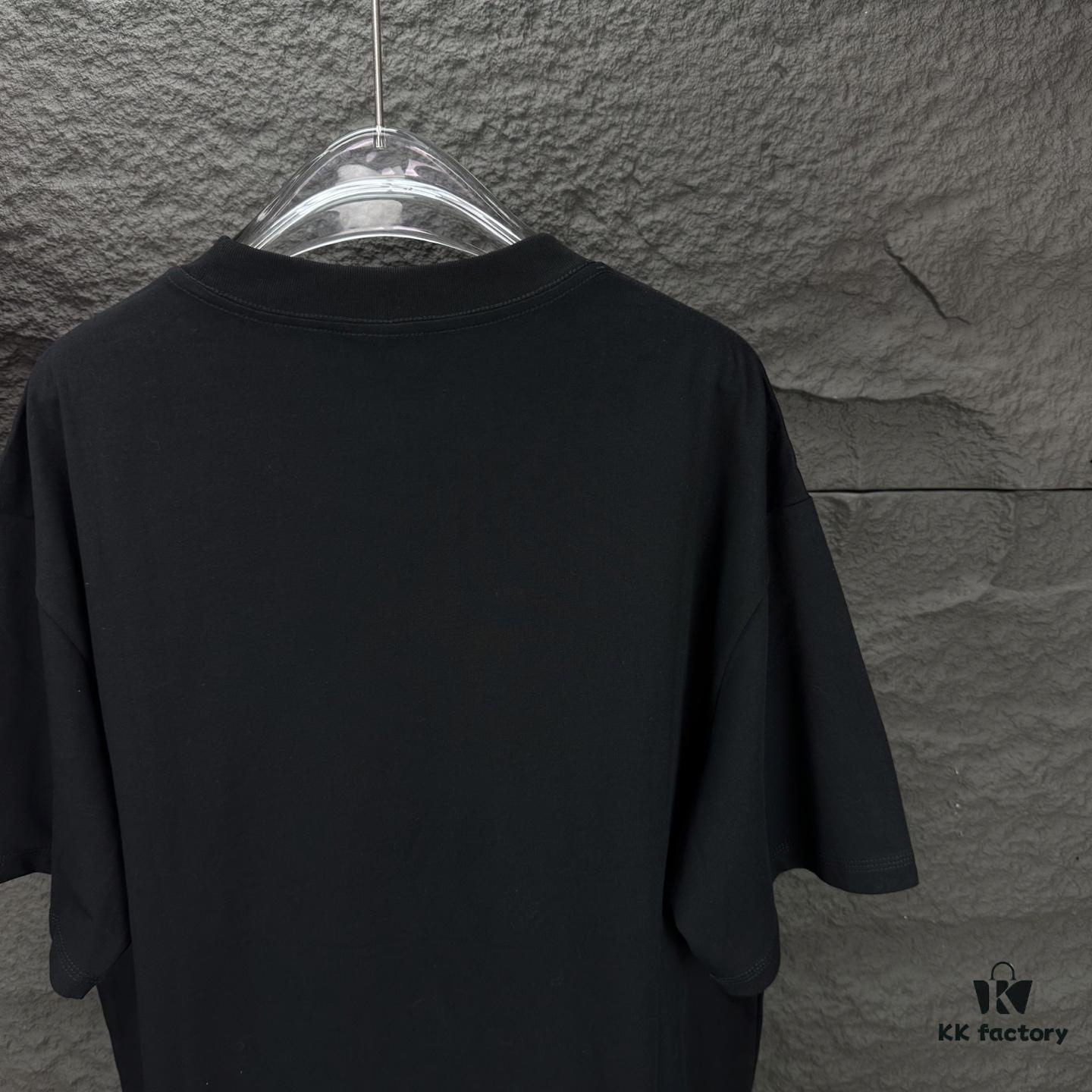 6931a1cfccd8ab3d7af95e0a Chanel 2025 New Arrival Patch Embroidery Logo Couple T-Shirt