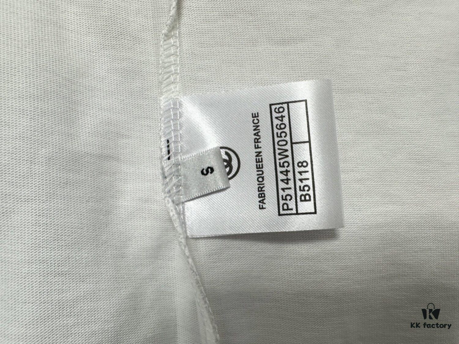 6931a1d0ccd8ab3d7af95e14 CHANEL 25SS Logo Unisex Short Sleeve T-Shirt
