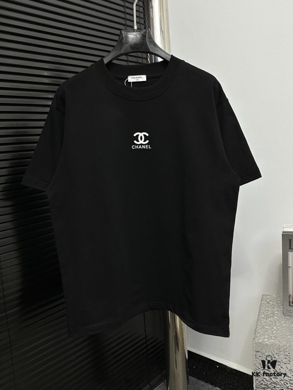 6931a1d0ccd8ab3d7af95e16 CHANEL 25SS Logo Unisex Short Sleeve T-Shirt