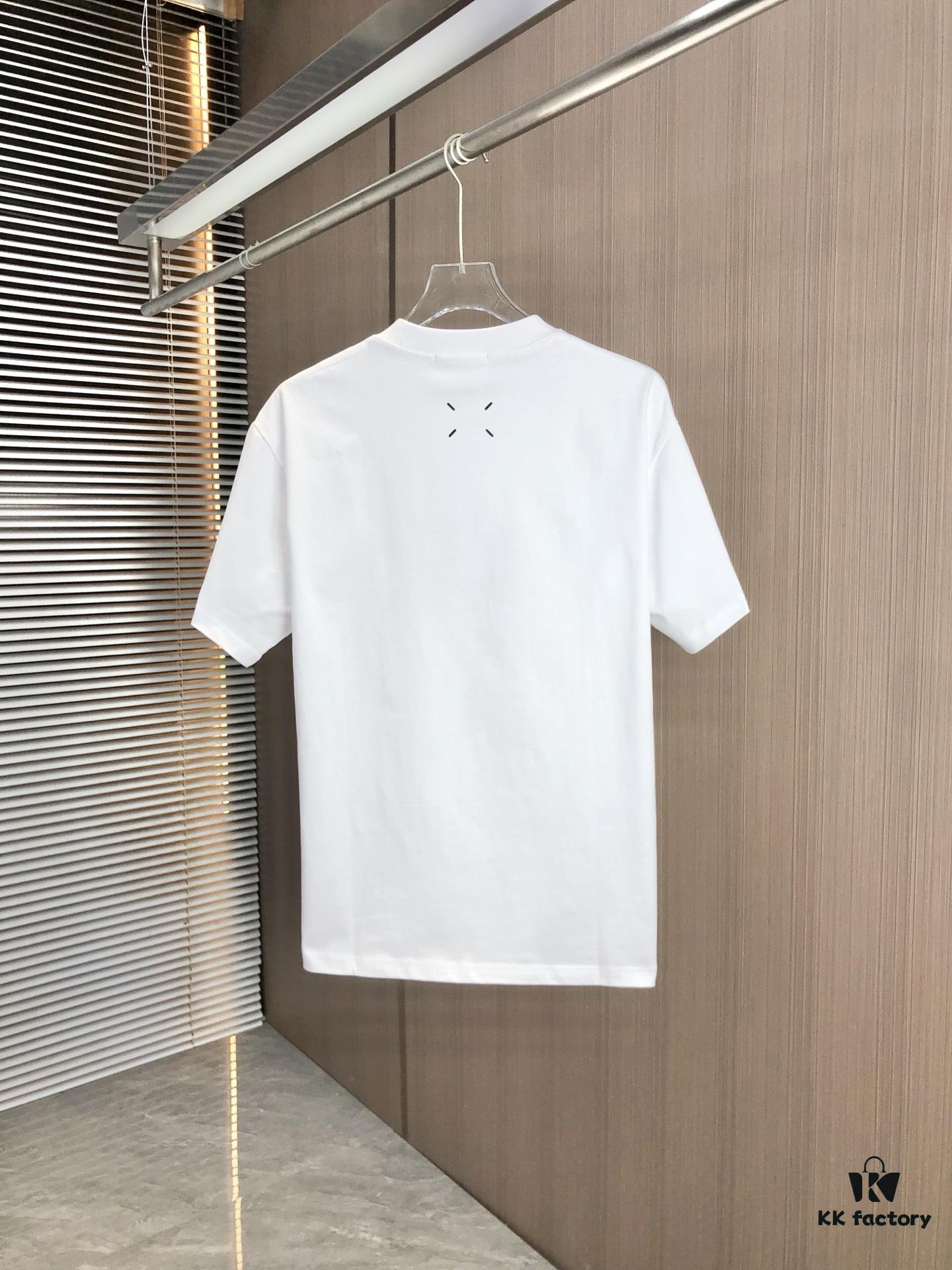 6931a1d1ccd8ab3d7af95e30 MM6 Maison Margiela 2025 Spring/Summer New Arrival Round Neck Short Sleeve T-Shirt with Dot Print and Debossed Lettering Craftsmanship, Premium 320g Double-Yarn Combed Cotton Fabric, Slightly Loose Unisex Fit