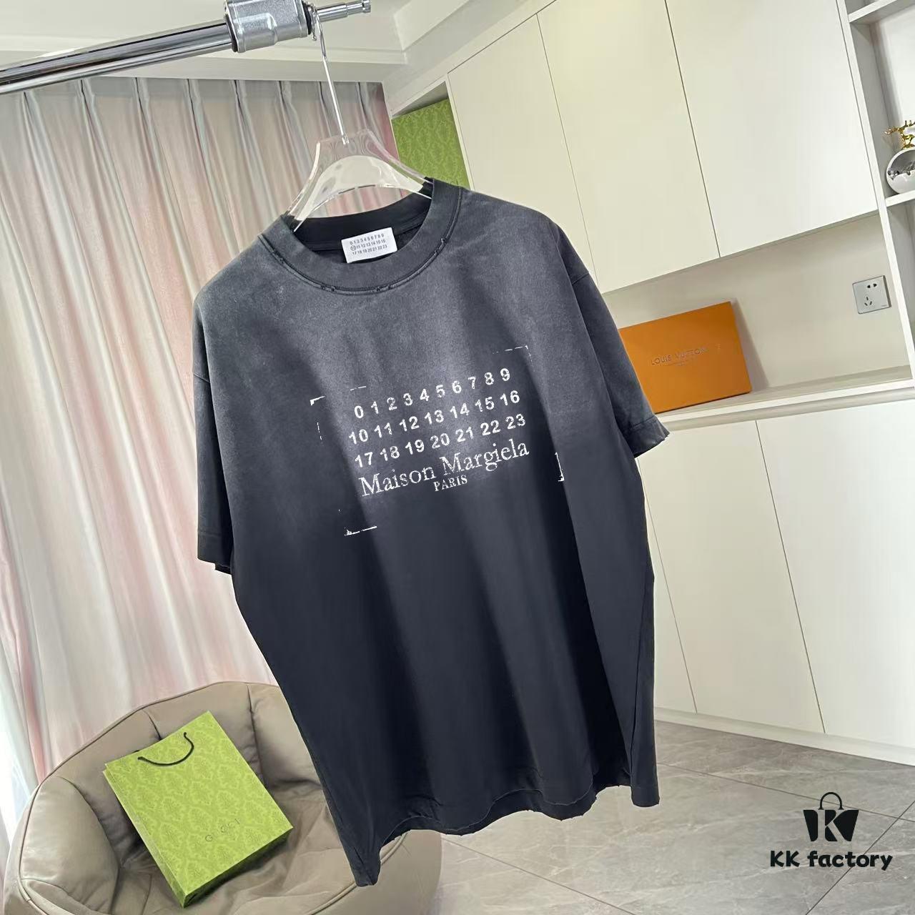 6931a1d3ccd8ab3d7af95e53 MM6 Maison Margiela 2025 Summer New Arrival Distressed Gradient Worn-Out Personalized Logo Print Custom Fabric 320g Short Sleeve T-Shirt Unisex