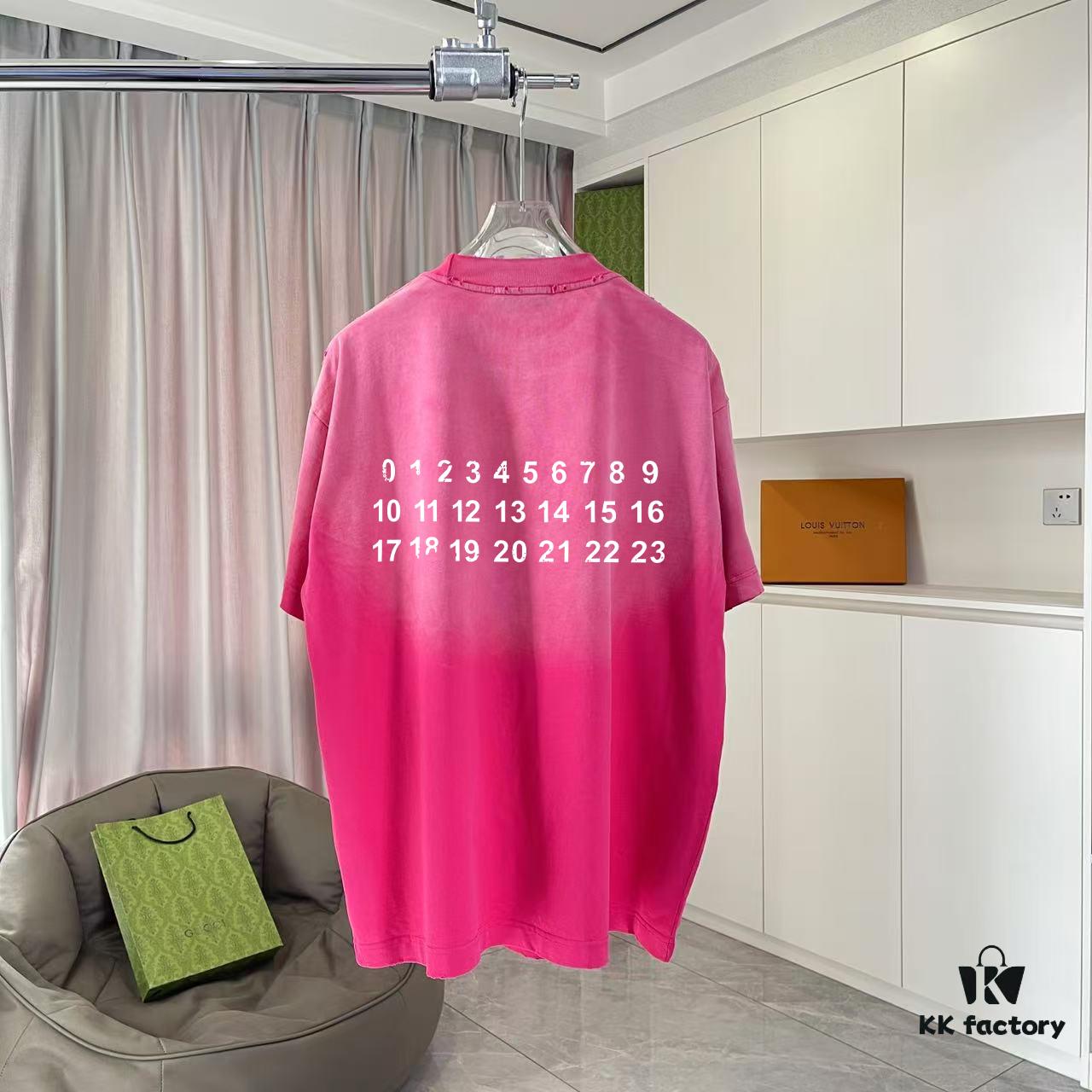 6931a1d7ccd8ab3d7af95e71 MM6 Maison Margiela 2025 Summer New Arrival Distressed Gradient Worn Vintage Logo Print Custom 320g Fabric Short Sleeve T-Shirt Unisex