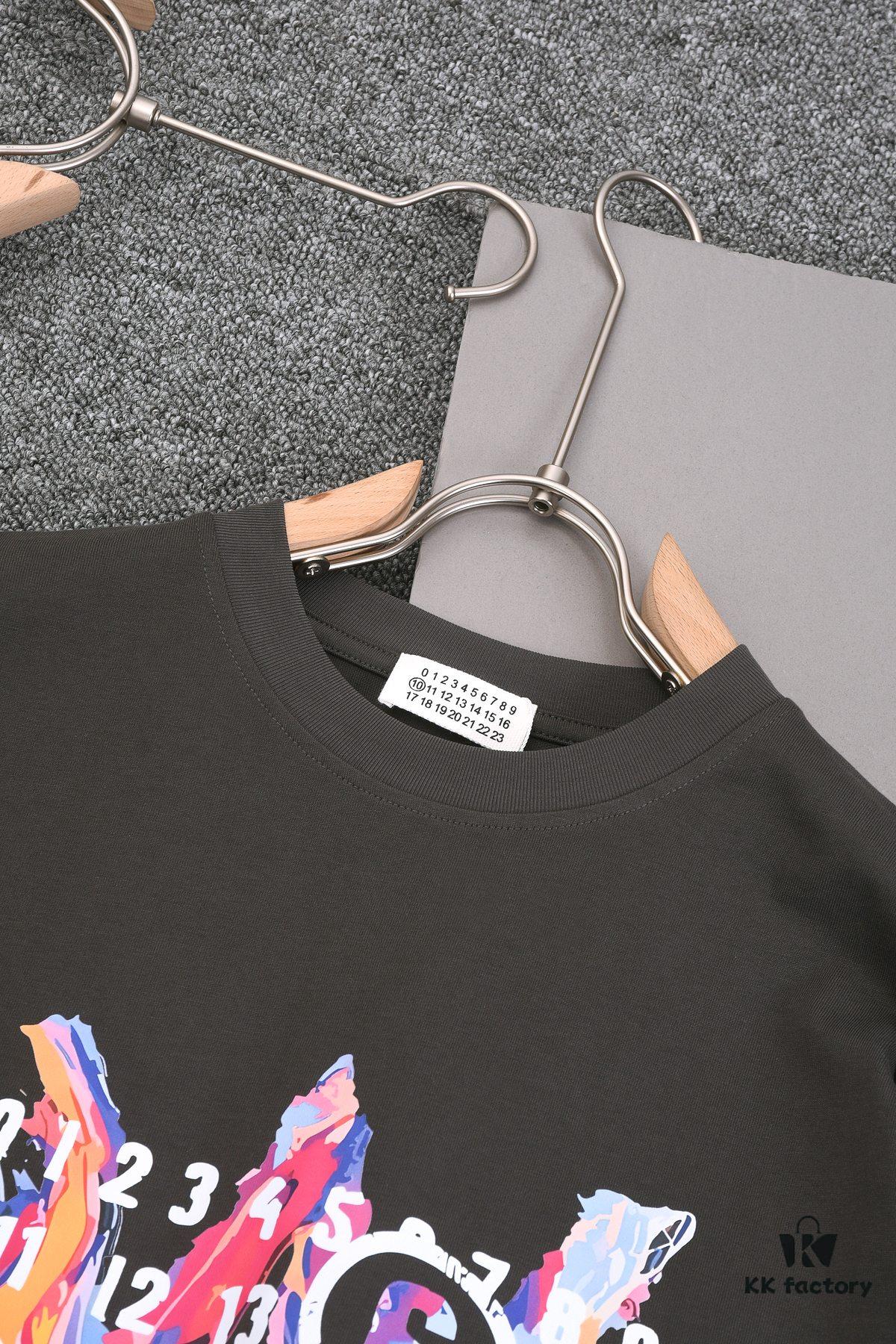 6931a1dcccd8ab3d7af95eb5 New Arrival 25S Maison Margiela Digital Print T-Shirt, Premium Cotton Garment-Washed Fabric, Unisex Loose Fit Fashion Tee