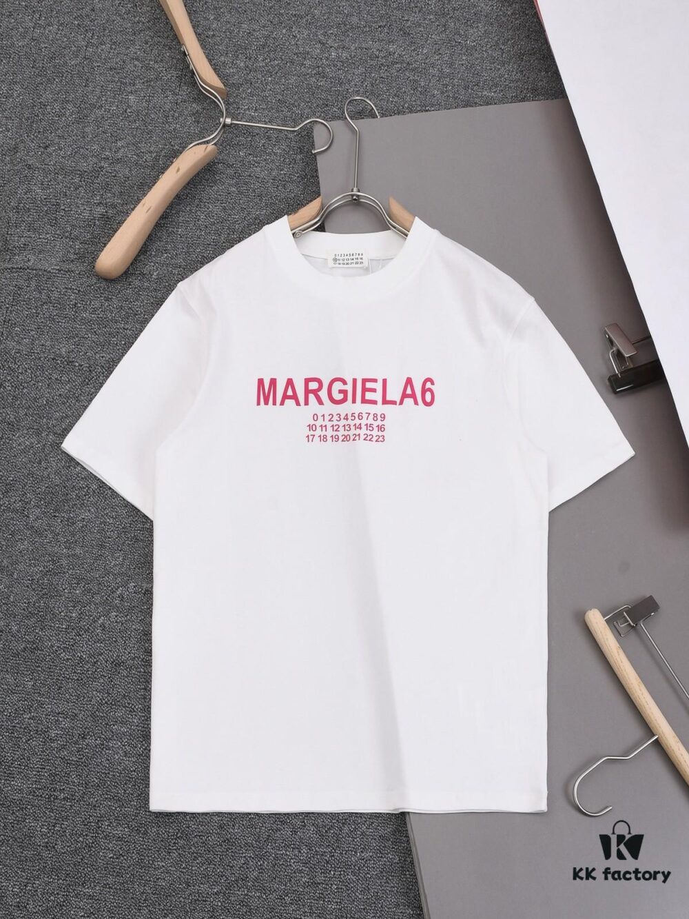 6931a1dfccd8ab3d7af95eef New Arrival 25S Maison Margiela Classic Flocked Letter T-Shirt, Garment-Washed Cotton Fabric, Unisex Loose Fit