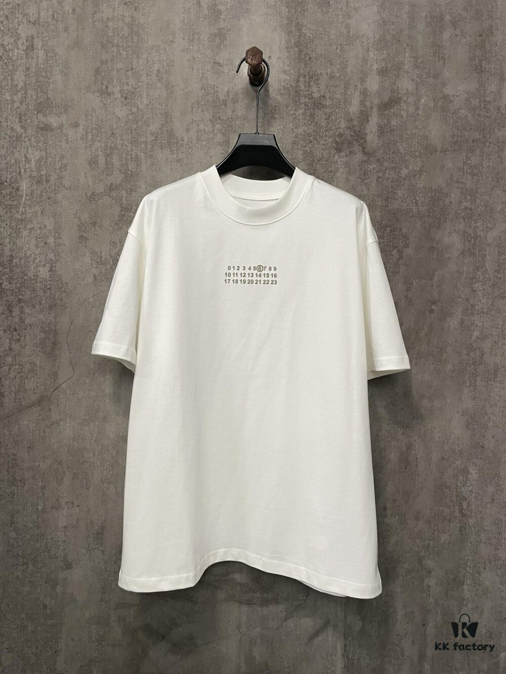MM6 Maison Margiela 24SS Classic Number Logo Puff Print Heavyweight Short Sleeve T-Shirt, 380g Cotton Tee for Autumn and Winter