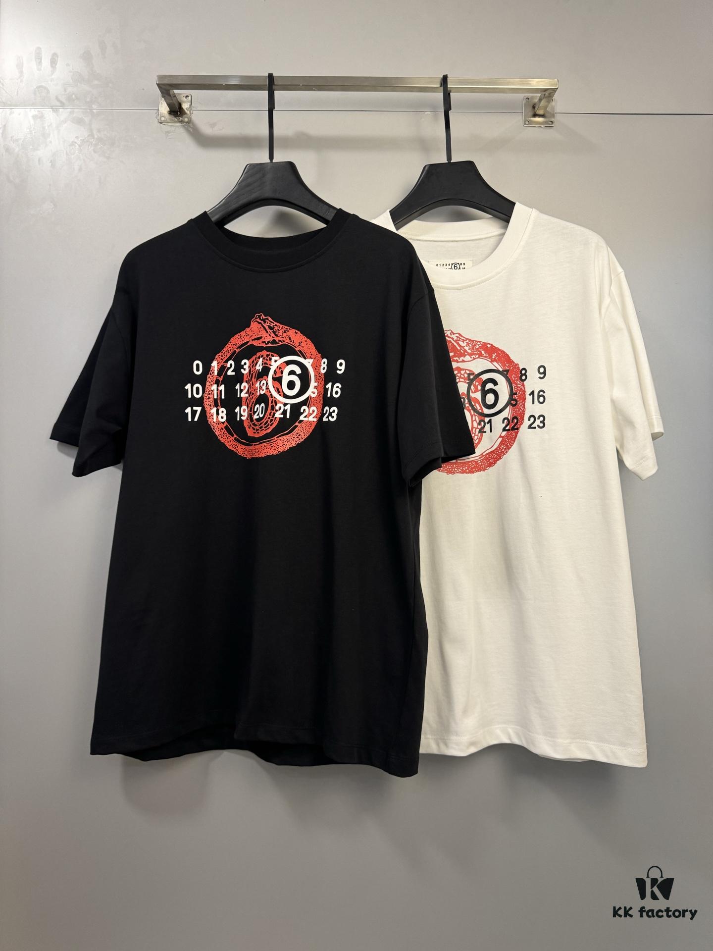 6931a1e6ccd8ab3d7af95f88 High Version Maison Margiela 2025 Year of the Snake Limited Edition Numeric Calendar Short Sleeve T-Shirt