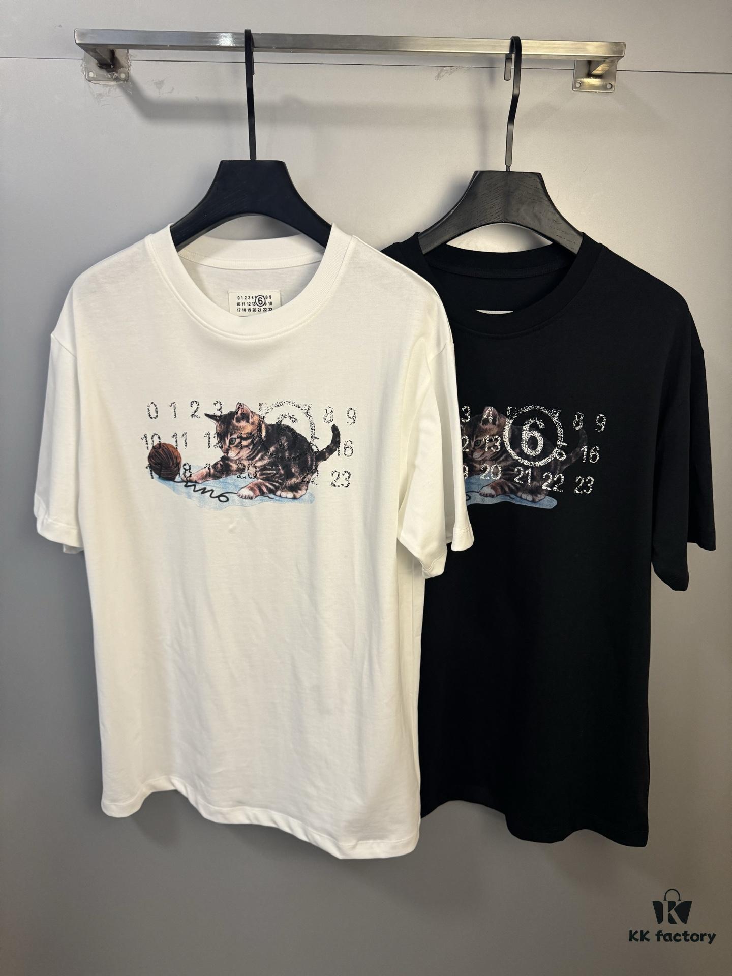 6931a1edccd8ab3d7af95ff5 High-End Version Maison Margiela 2024 Cat Playing Ball Numeric Short Sleeve T-Shirt