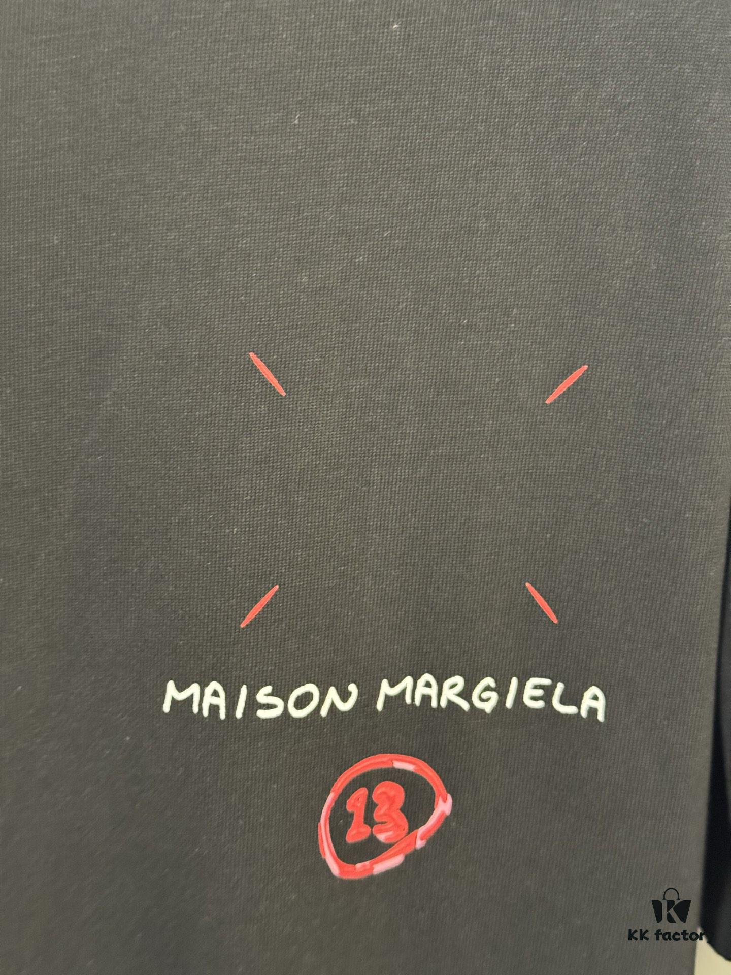 6931a1efccd8ab3d7af9601c High-End Maison Margiela MM6 2024 Slurry Print Calendar 13 Short Sleeve T-Shirt