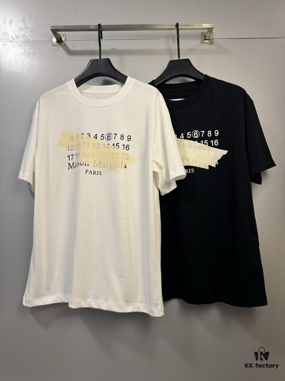 6931a1f1ccd8ab3d7af9604b High-End Version Maison Margiela 2024 Irregular Tape Number Calendar Short Sleeve T-Shirt
