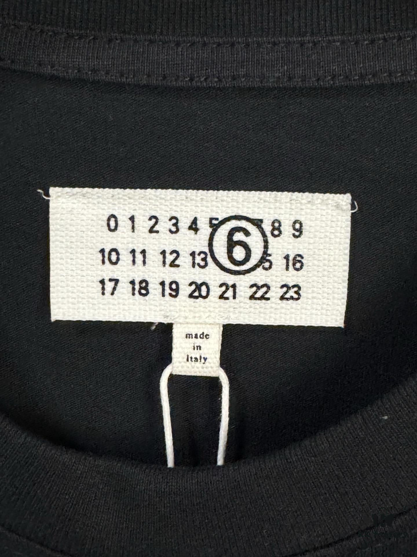 High-End Maison Margiela Embroidered Chest and Back Calendar Loop 6 Short Sleeve T-Shirt