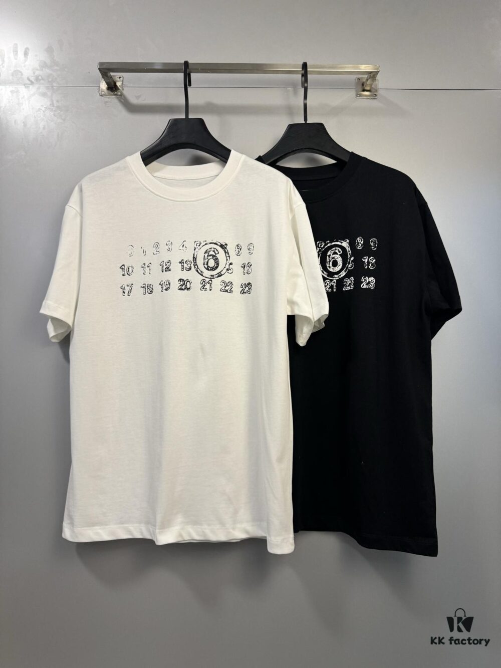 6931a1f4ccd8ab3d7af96080 High-End Maison Margiela Embroidered Chest and Back Calendar Loop 6 Short Sleeve T-Shirt
