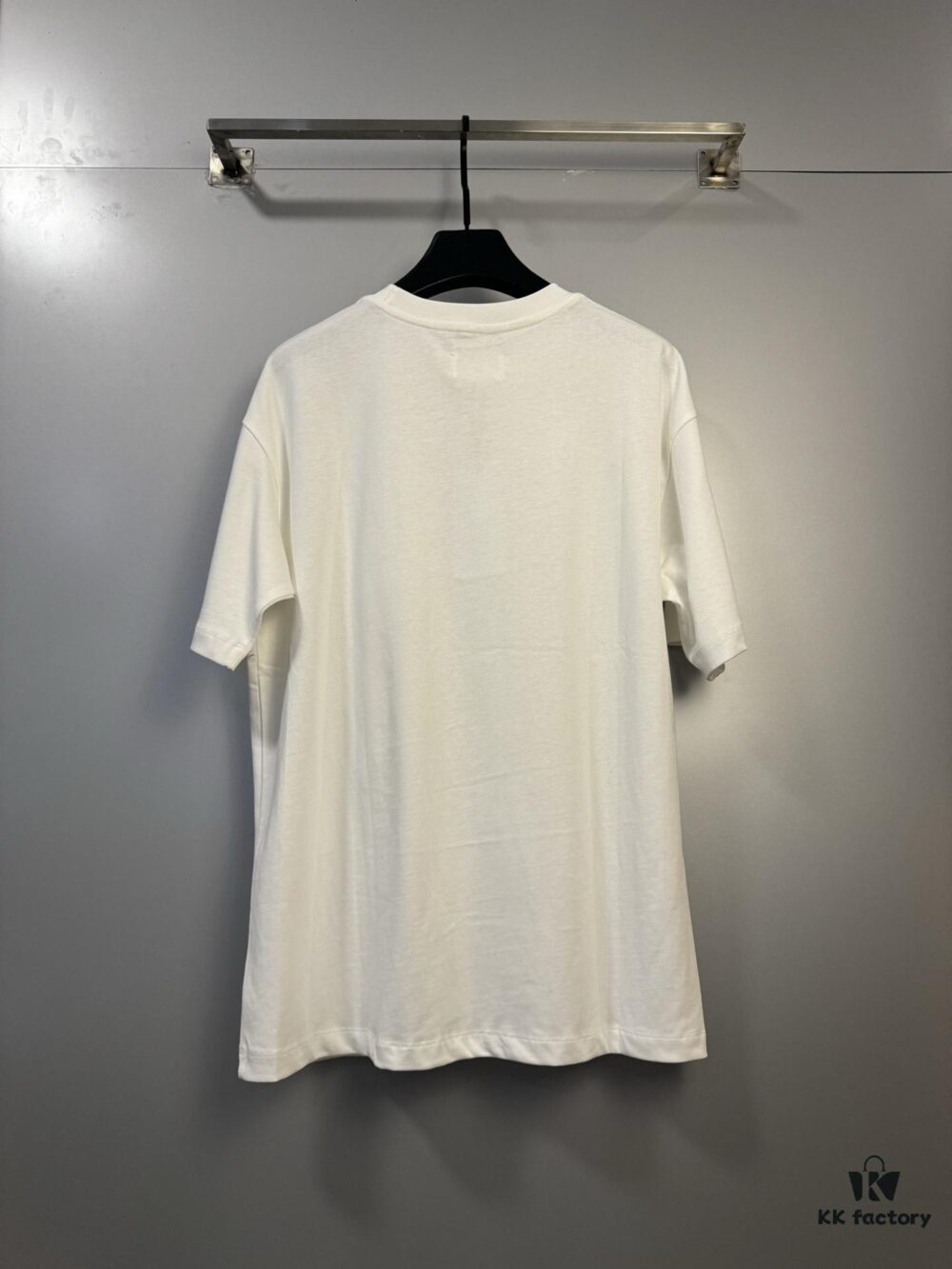 6931a1f7ccd8ab3d7af960a7 High-End Maison Margiela Embroidered Minimalist Pocket T-Shirt