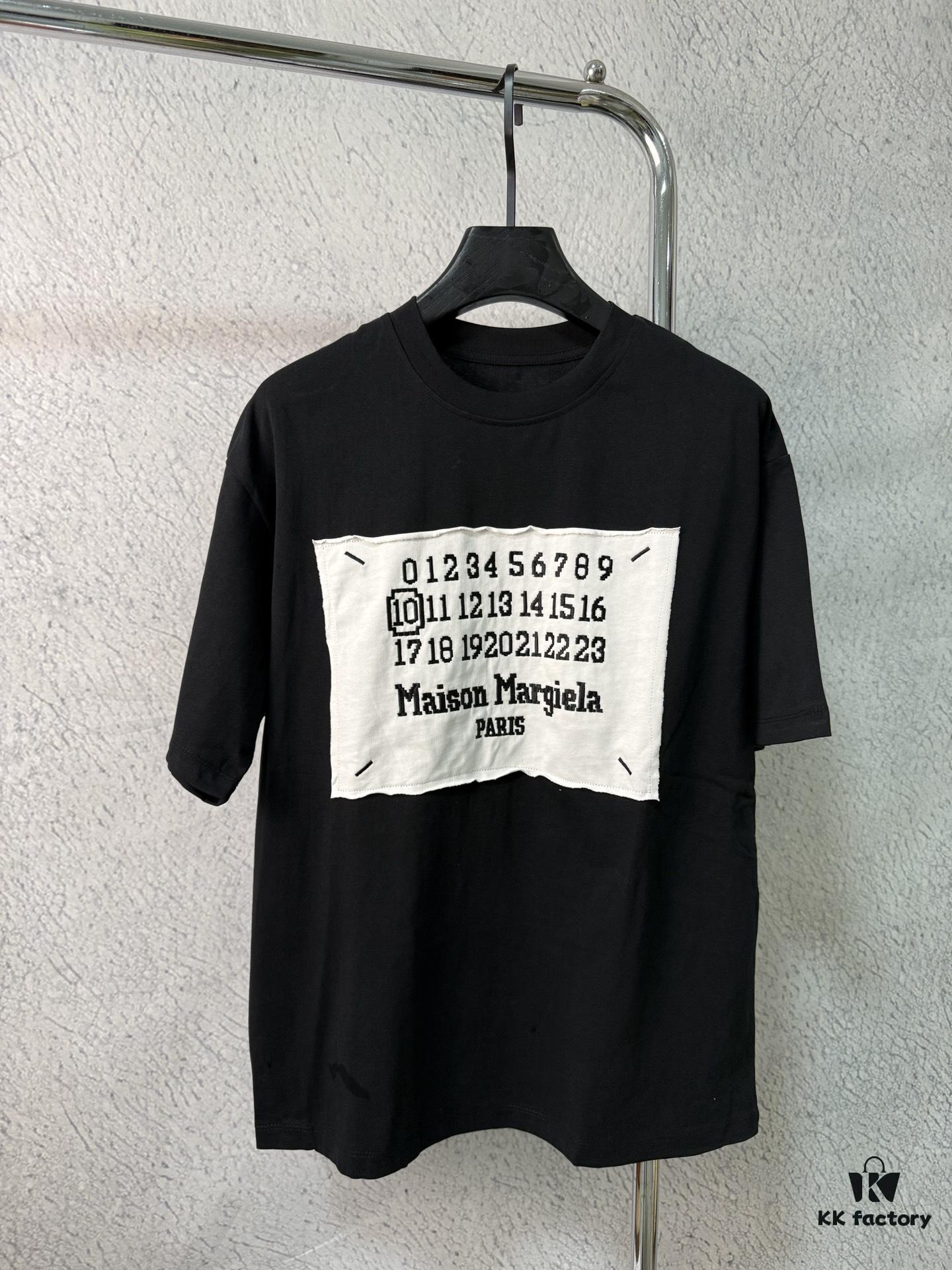 6931a1f8ccd8ab3d7af960ba High-End Maison Margiela 2024 Embroidered Number Patch Calendar Short Sleeve T-Shirt