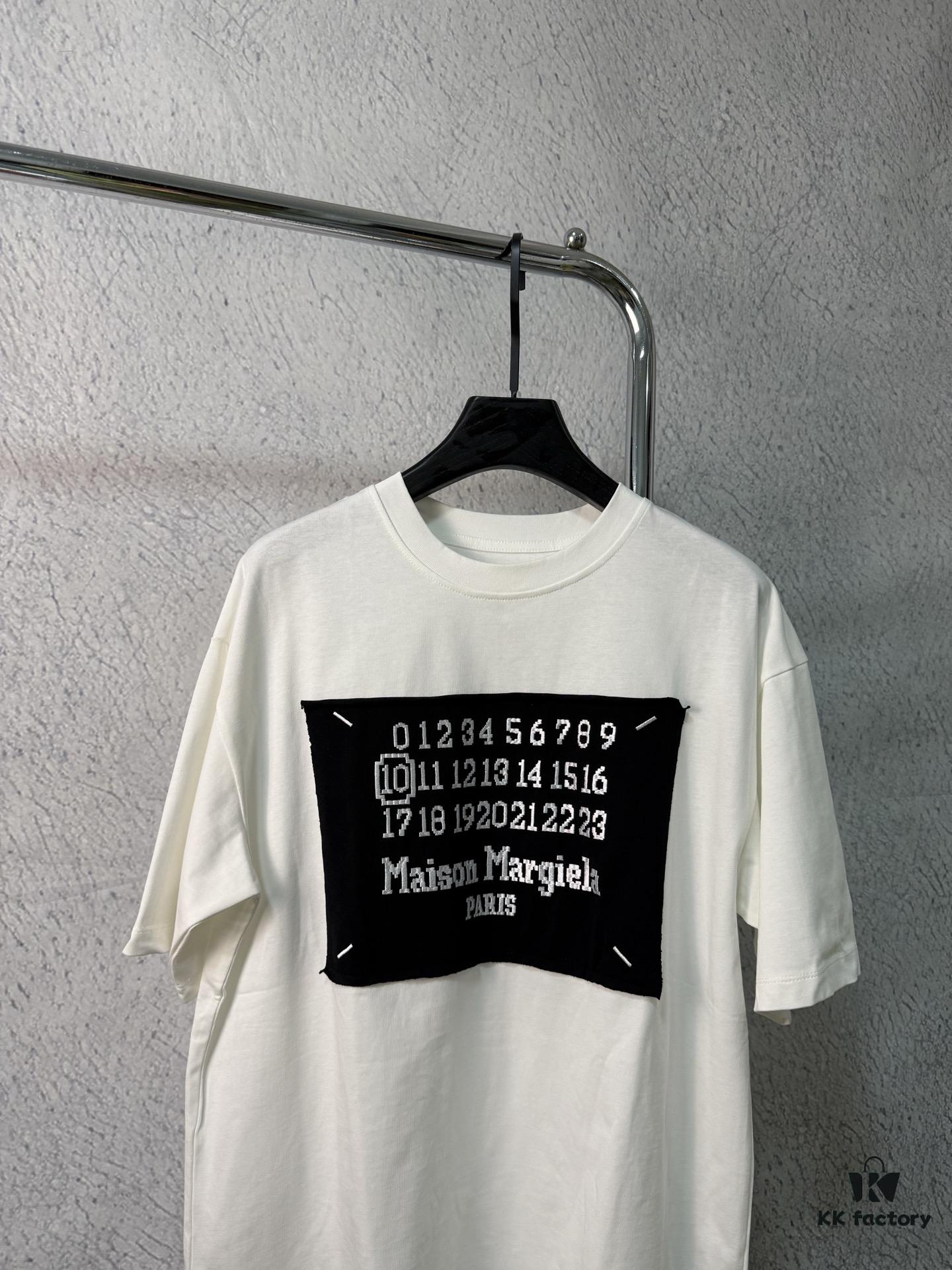 6931a1f8ccd8ab3d7af960bf High-End Version Maison Margiela 2024 Appliquéd Number Calendar Embroidered Short Sleeve T-Shirt