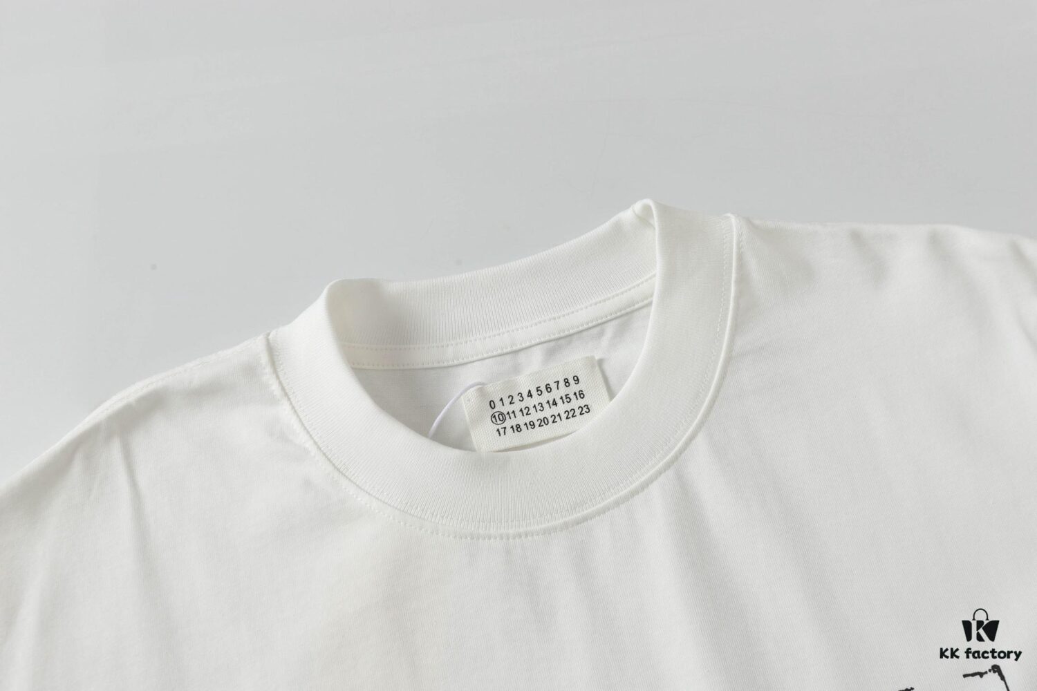6931a1f9ccd8ab3d7af960d5 Maison Margiela Spring/Summer 2025 Letter Print Logo T-Shirt Unisex Short Sleeve