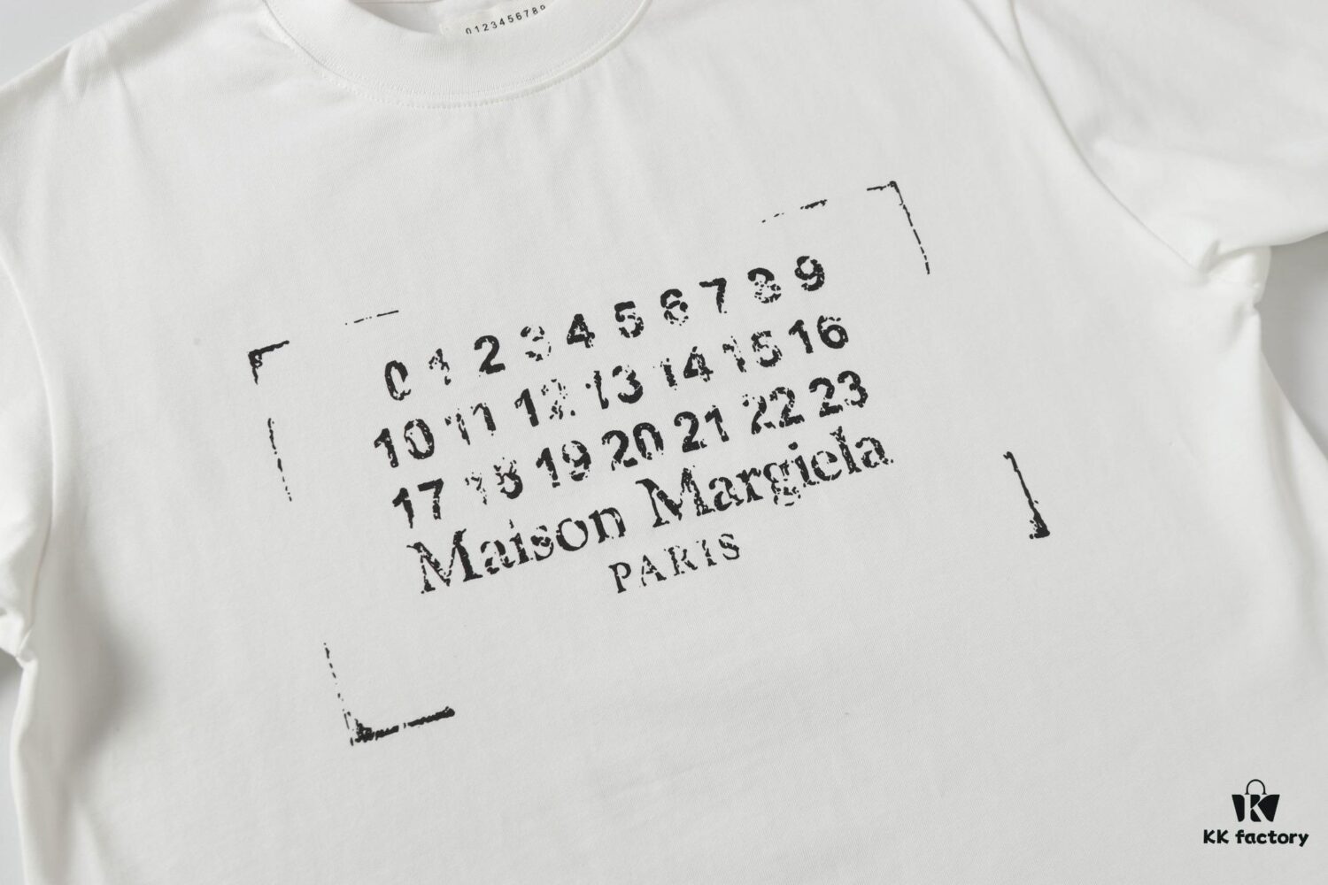 6931a1faccd8ab3d7af960d6 Maison Margiela Spring/Summer 2025 Letter Print Logo T-Shirt Unisex Short Sleeve