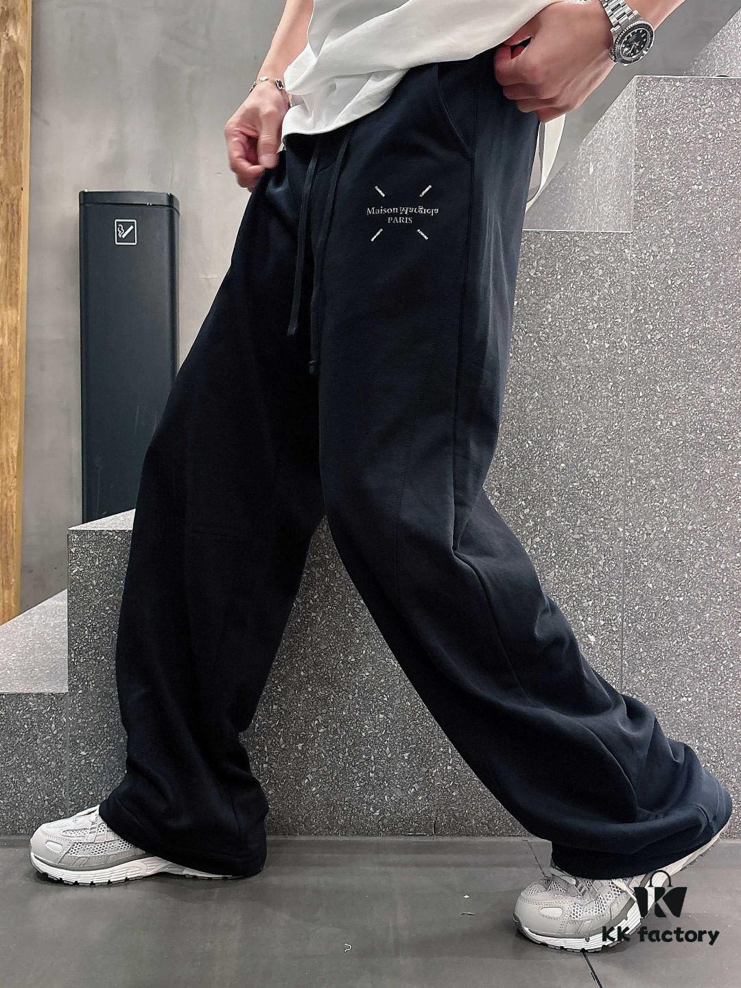 6931a1fdccd8ab3d7af9611d New Maison Margiela 2025 Spring/Summer New Arrival Casual Pants! Brand Classic Logo Casual Trousers, Custom Fabric, Excellent Comfort, Highly Recognizable Texture and Premium Craftsmanship