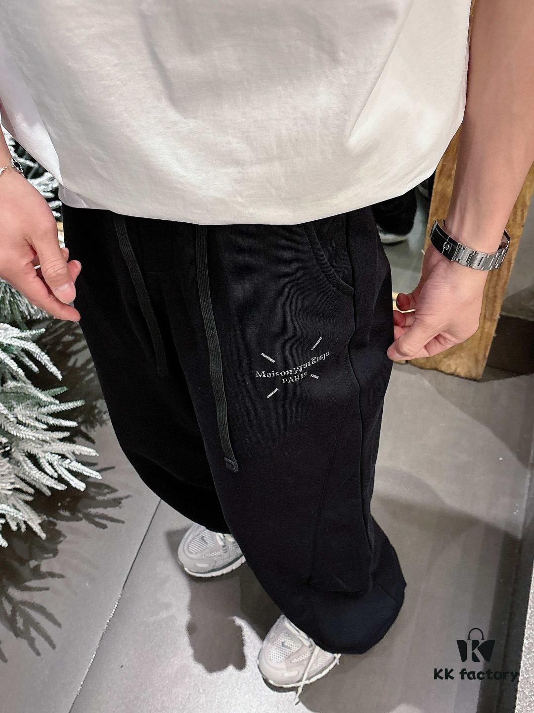 6931a1feccd8ab3d7af96124 New Maison Margiela 2025 Spring/Summer New Arrival Casual Pants! Brand Classic Logo Casual Trousers, Custom Fabric, Excellent Comfort, Highly Recognizable Texture and Premium Craftsmanship