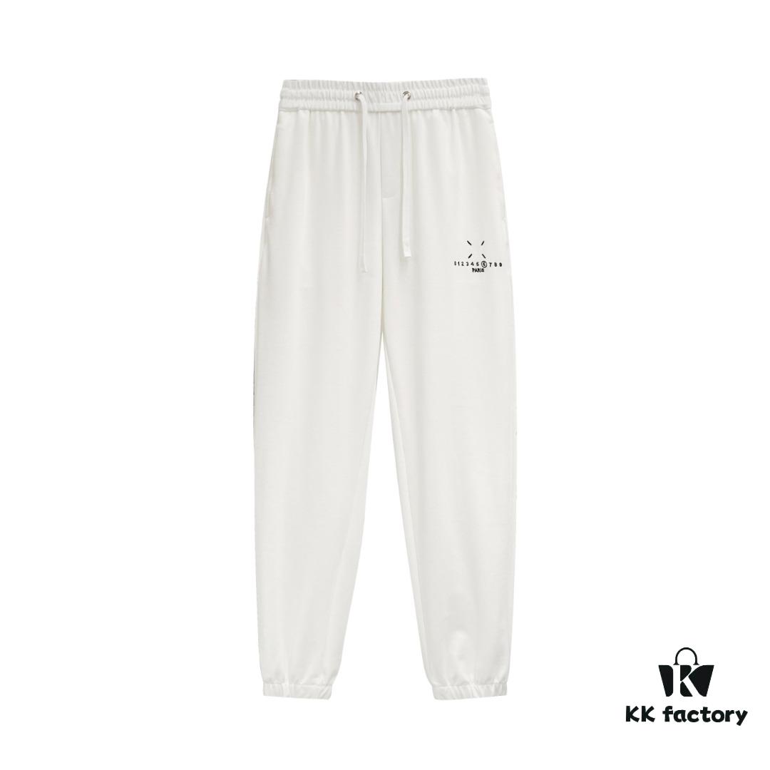 6931a1ffccd8ab3d7af96139 Maison Margiela 24FW Spring and Autumn New Classic Number Logo Pocket Four-Point Embroidered Cuffed Casual Pants Unisex