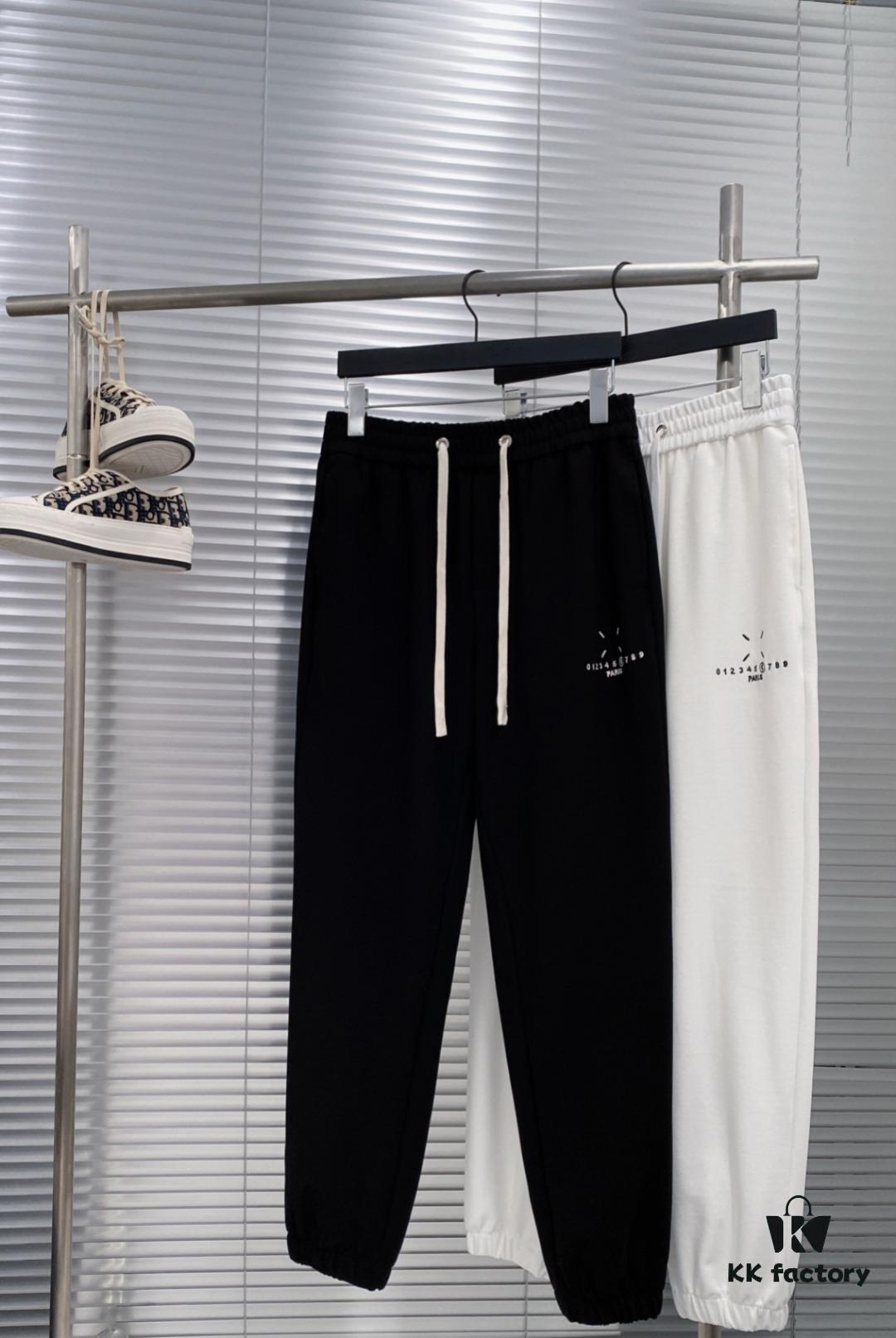 6931a1ffccd8ab3d7af96140 Maison Margiela 24FW Spring Autumn New Classic Number Logo Patch Pocket Four-Thread Embroidery Cuffed Casual Pants Unisex Couple Style, Simple and Low-Key