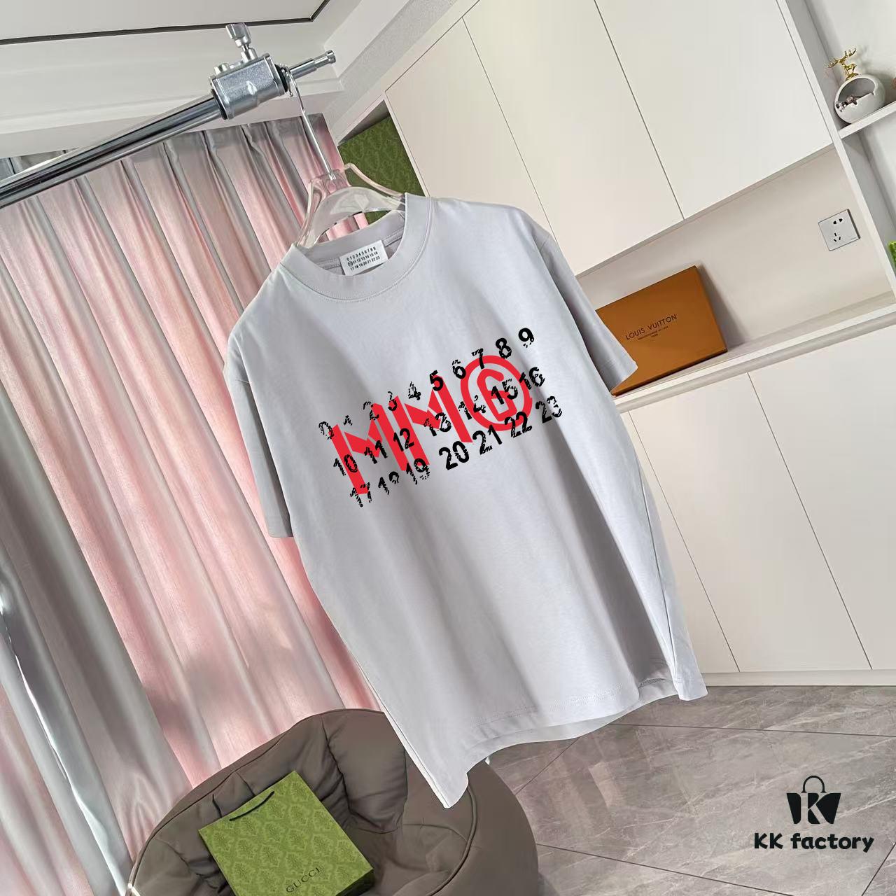 6931a202ccd8ab3d7af96178 MM6 Maison Margiela 2025 Summer New Arrival Personalized Logo Print Custom Fabric 300g Short Sleeve T-Shirt Unisex