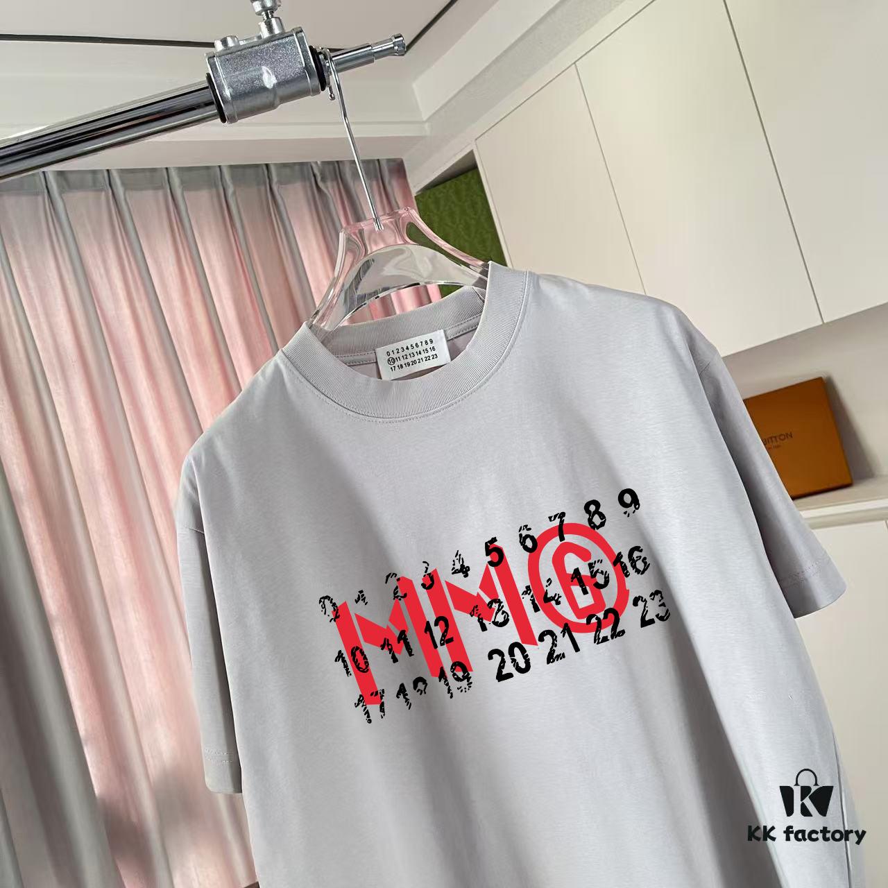 6931a202ccd8ab3d7af96179 MM6 Maison Margiela 2025 Summer New Arrival Personalized Logo Print Custom Fabric 300g Short Sleeve T-Shirt Unisex