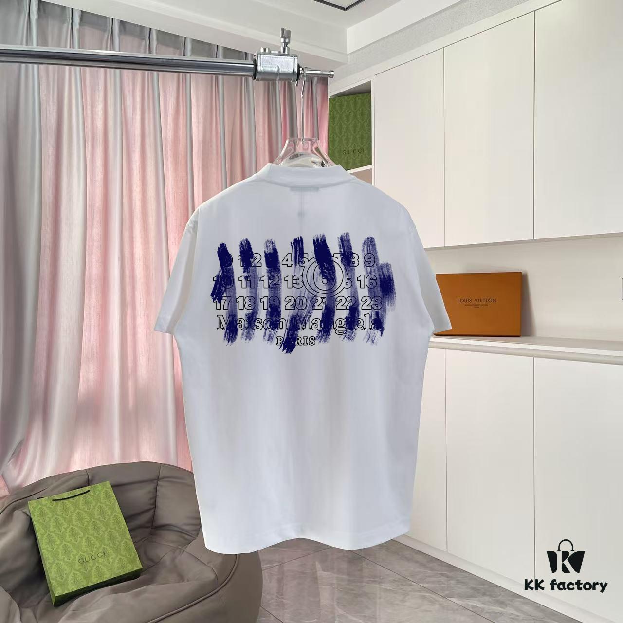 6931a205ccd8ab3d7af96192 MM6 Maison Margiela 2025 Summer New Arrival Personalized Logo Print Custom 300g Fabric Short Sleeve T-Shirt Unisex