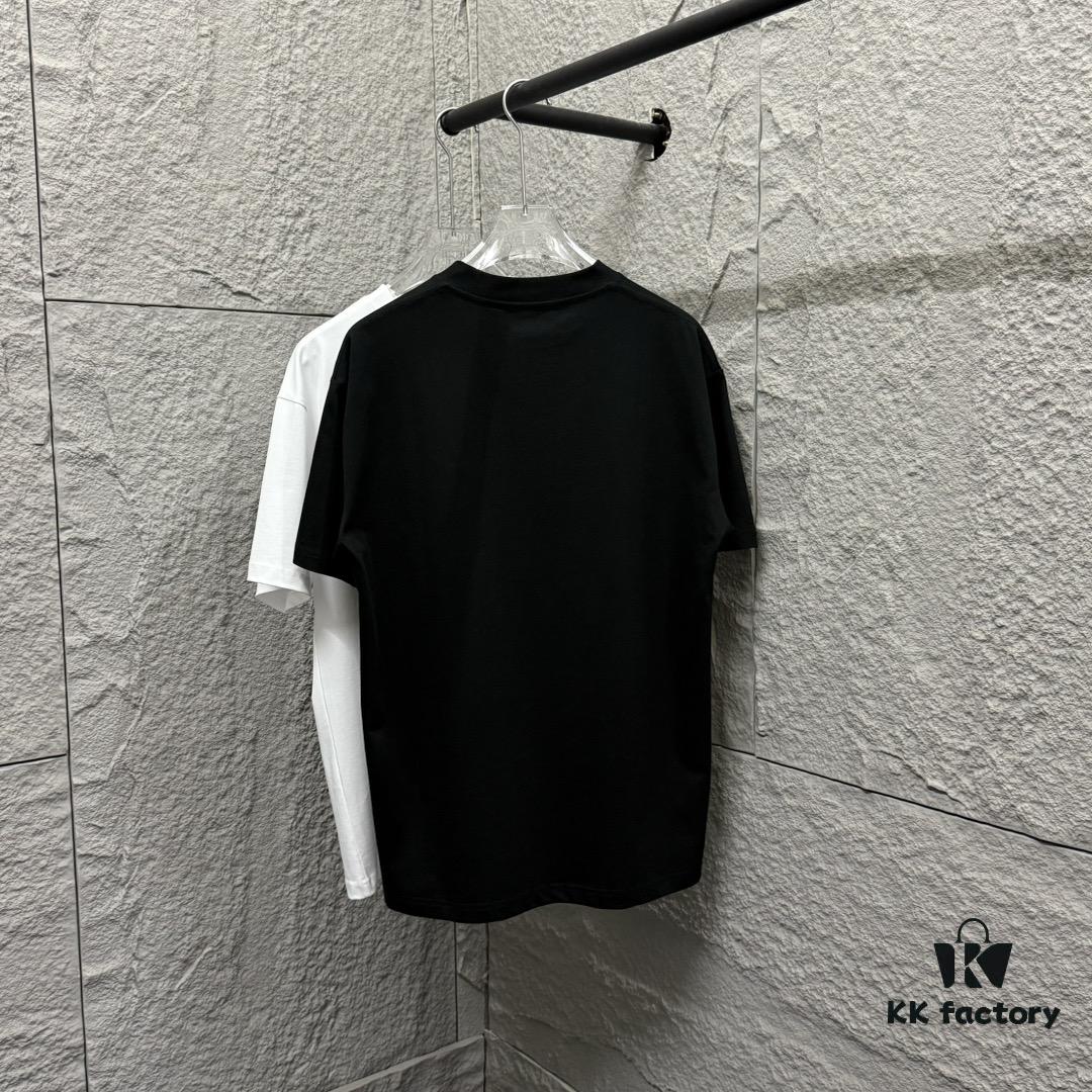 6931a20dccd8ab3d7af961ee MM6 Maison Margiela 2025 Spring/Summer New Arrival Chest Embroidered Four-Stripe Short-Sleeve T-Shirt Custom Double-Gauze Plain-Woven 100% Cotton 300 Fabric Unisex