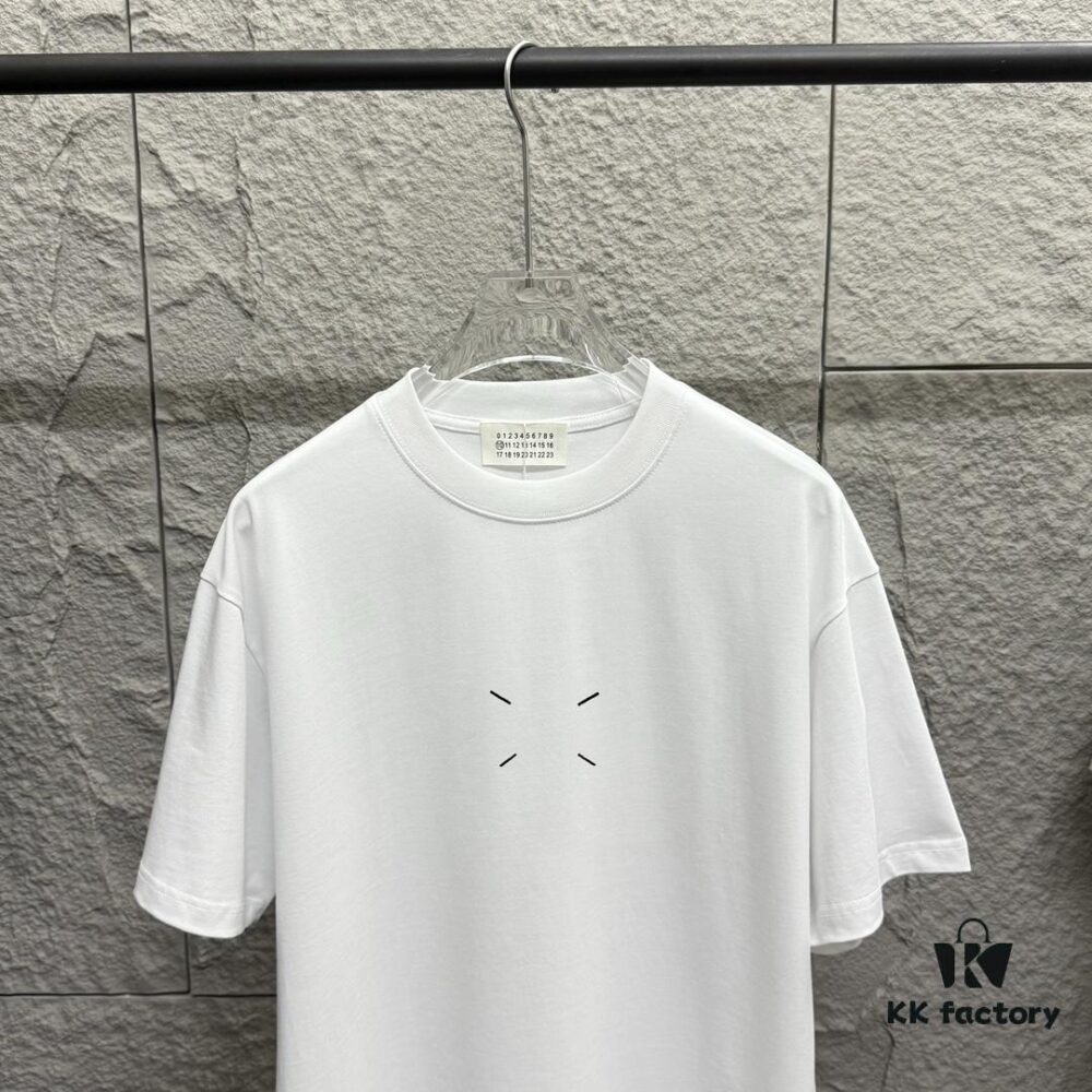 6931a20dccd8ab3d7af961f4 MM6 Maison Margiela 2025 Spring/Summer New Arrival Classic Four-Bar Embroidery Short-Sleeve T-Shirt, Custom Dual-Yarn Plain Weave 300g Pure Cotton Fabric, Unisex Design