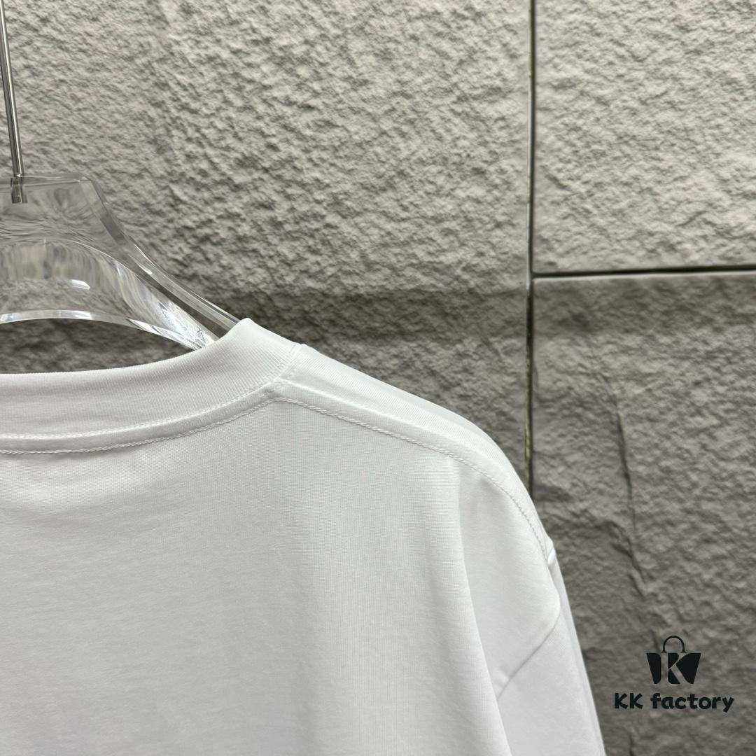 6931a20eccd8ab3d7af961fa MM6 Maison Margiela 2025 Spring/Summer New Arrival Classic Four-Bar Embroidery Short-Sleeve T-Shirt, Custom Dual-Yarn Plain Weave 300g Pure Cotton Fabric, Unisex Design