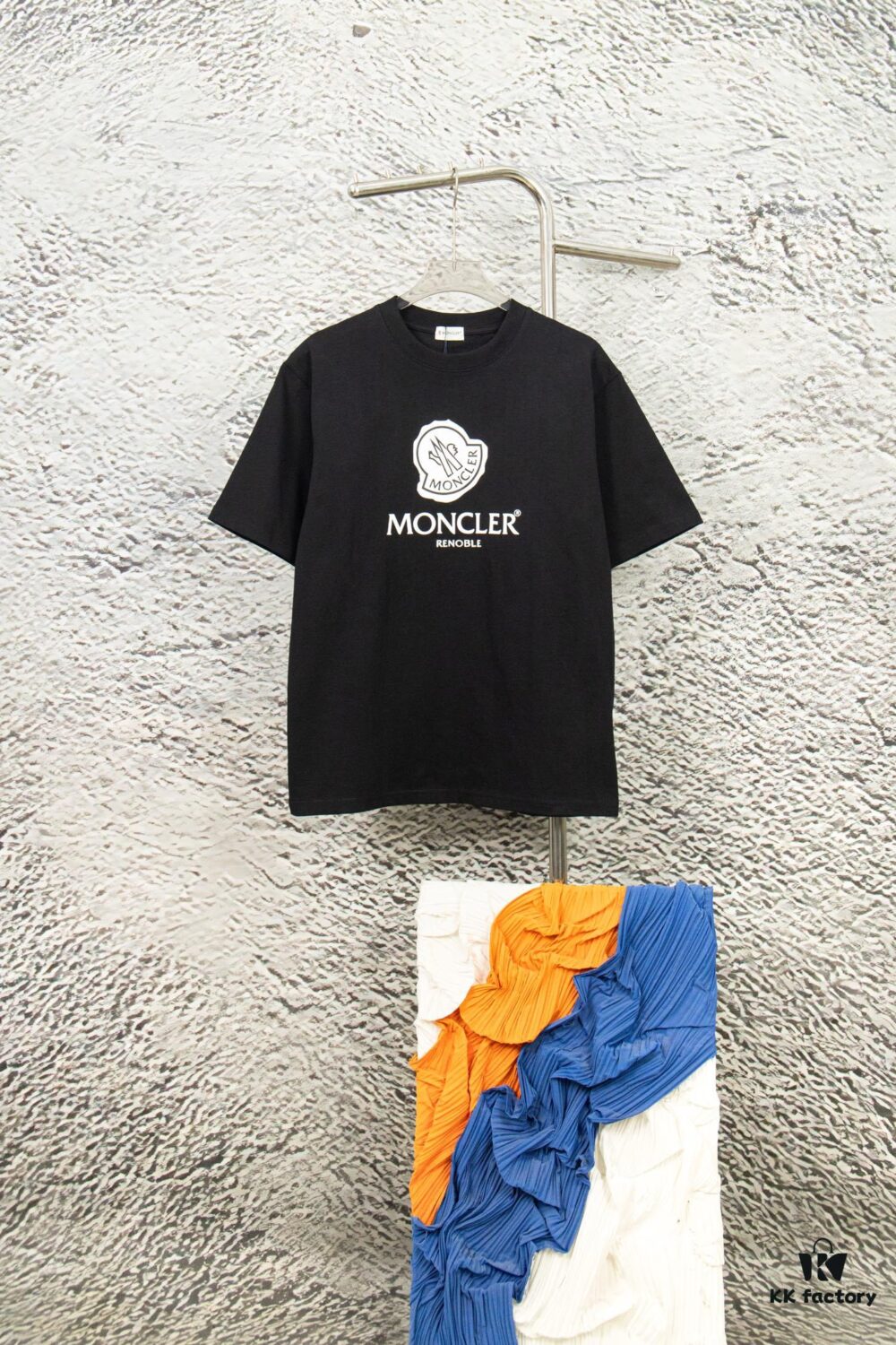 6931a21bccd8ab3d7af96301 Moncler Minimalist Letter Small Logo Print Short Sleeve T-Shirt