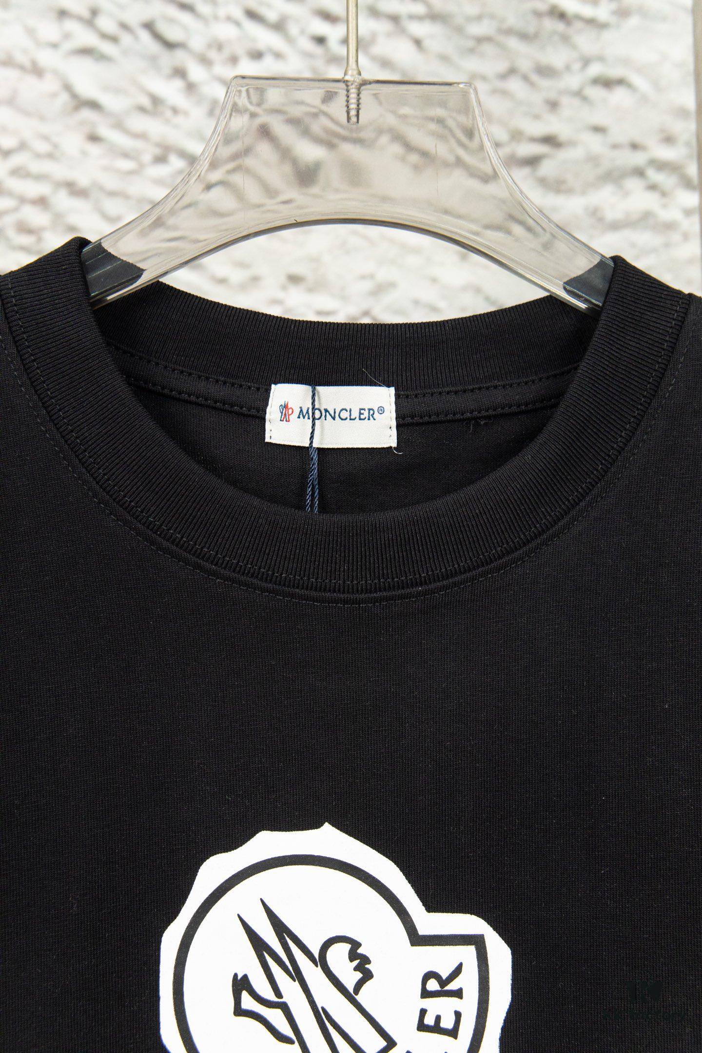 6931a21bccd8ab3d7af96303 Moncler Minimalist Letter Small Logo Print Short Sleeve T-Shirt