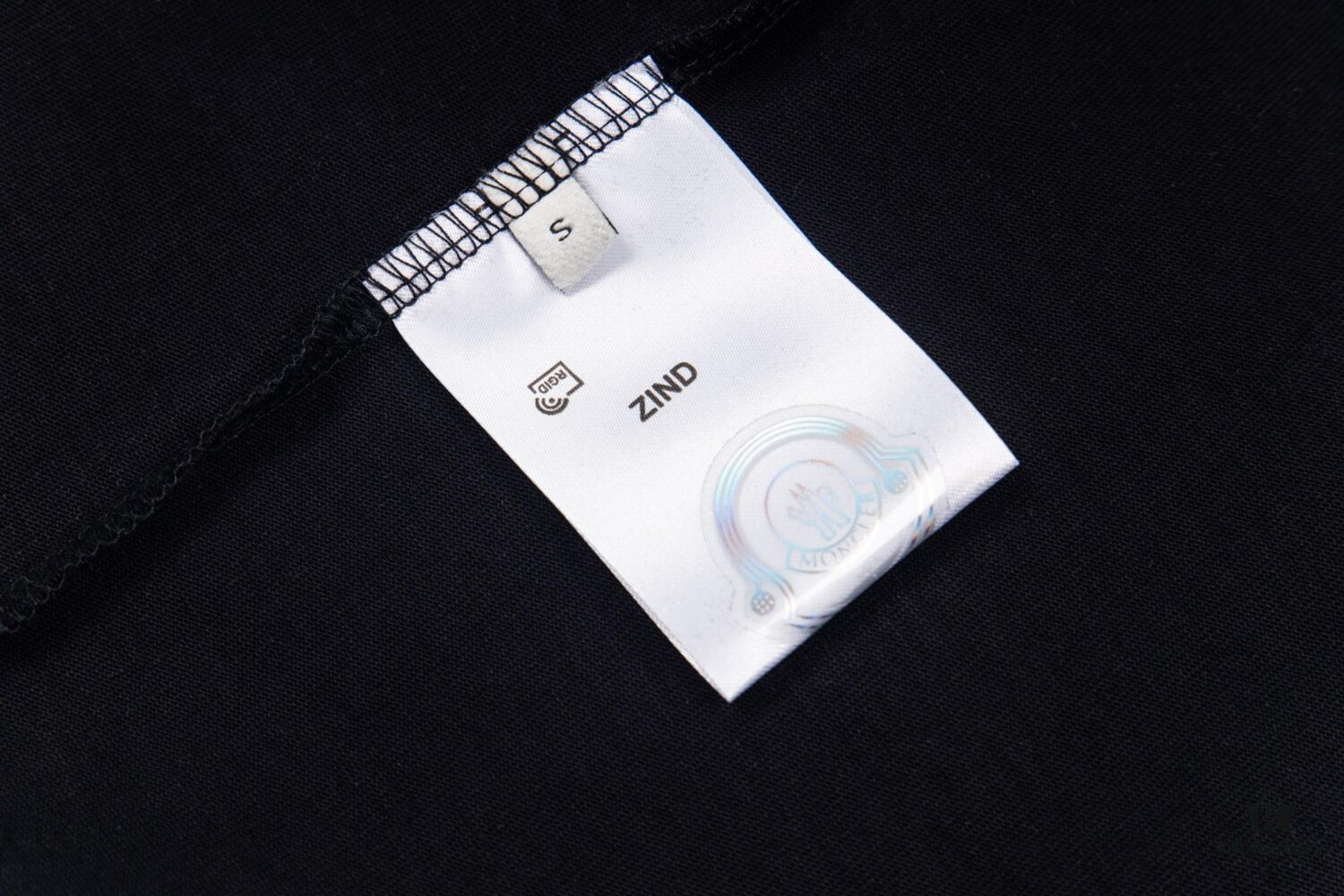 6931a21dccd8ab3d7af9631f Moncler Minimalist Letter Logo Print Short Sleeve T-Shirt