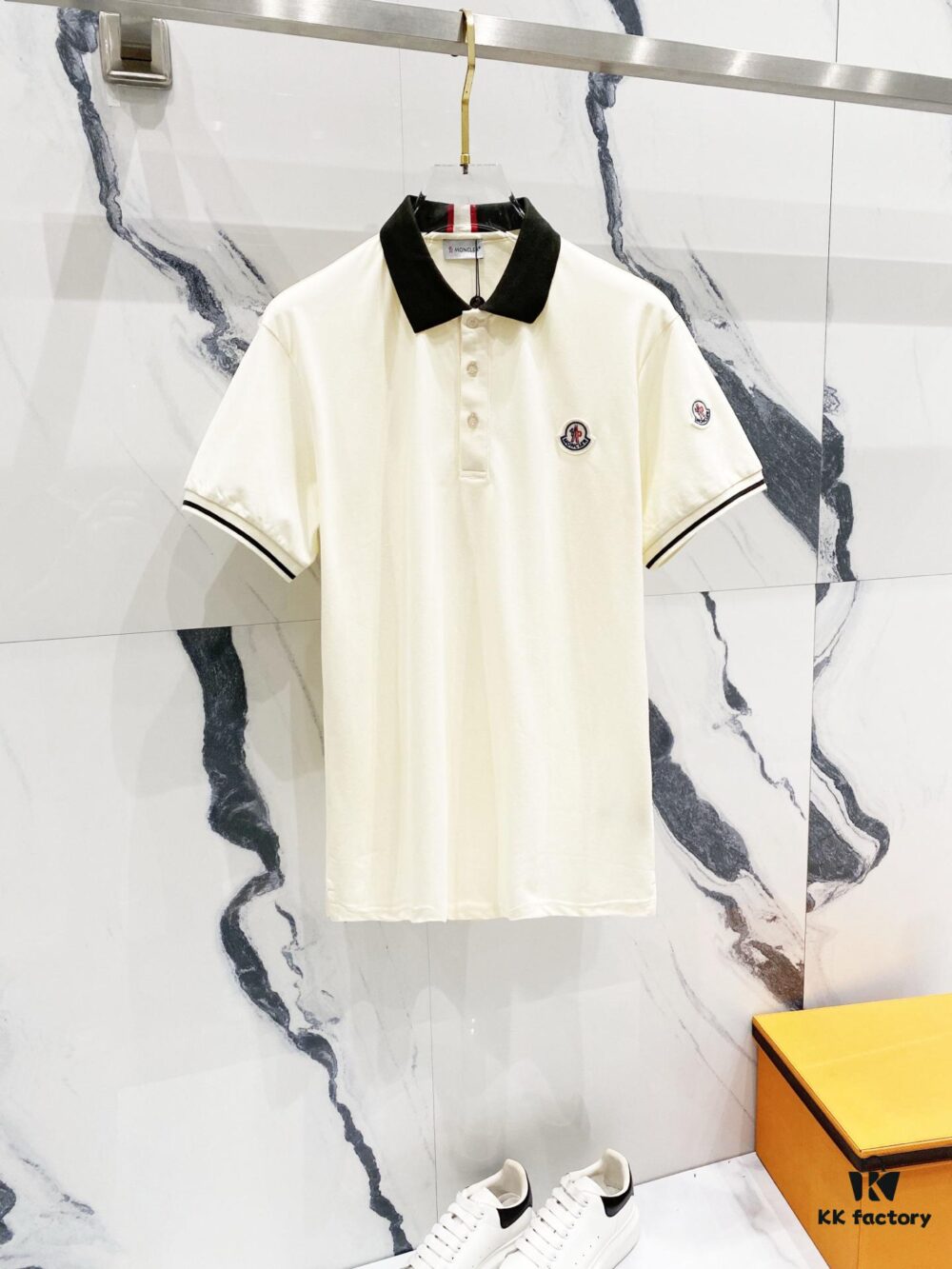 6931a221ccd8ab3d7af9636e MONCLER Turn-down Collar Polo Shirt with Contrast Trim and Branded Logo Patch