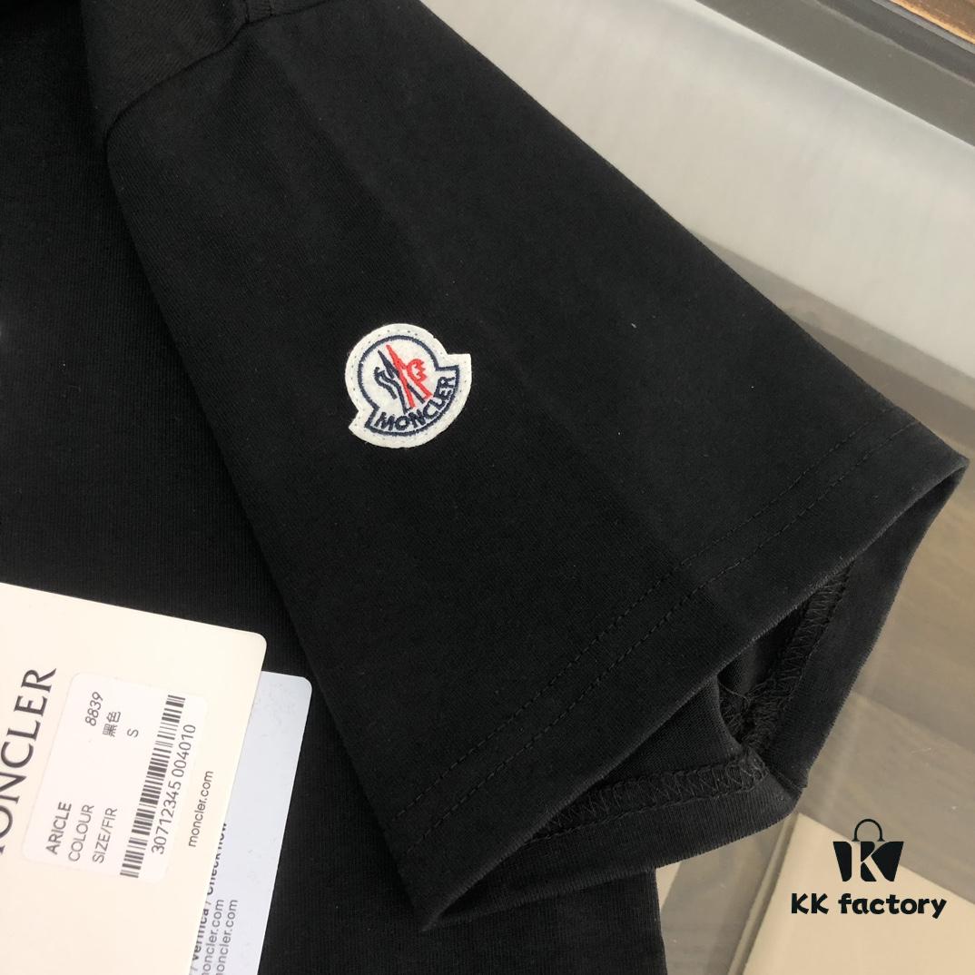 6931a223ccd8ab3d7af9639c Moncler 25SS Summer New Arrival Round Neck Short Sleeve T-Shirt, 270g Heavyweight Premium Cotton Fabric with Excellent Hand Feel and Texture, Slim Fit Tailoring, Clean and Sharp Design, Stylish and Handsome, Exquisite Stitching, Superb Silhouette, Highly Breathable, Easy to Wear for All Ages – A Must-Have Wardrobe Essential for Men