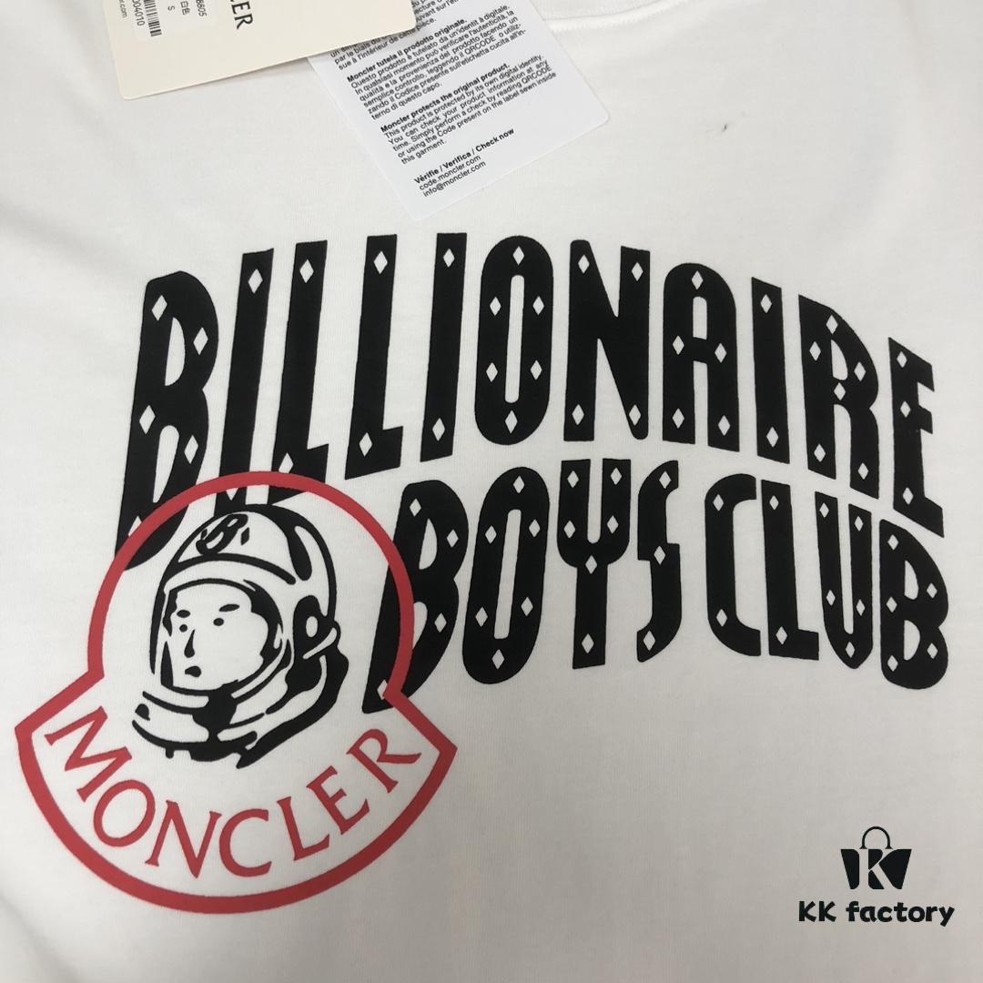 6931a224ccd8ab3d7af963b1 Moncler 25SS Summer New Arrival Round Neck Short-Sleeve T-Shirt, 270g Heavyweight Premium Cotton Fabric, Perfect Texture and Feel, Slim Fit Tailoring, Clean and Sharp Design, Highly Fashionable, Exquisite Stitching, Excellent Silhouette, Superior Breathability, Effortlessly Suitable for All Age Groups, Essential Wardrobe Staple for Men
