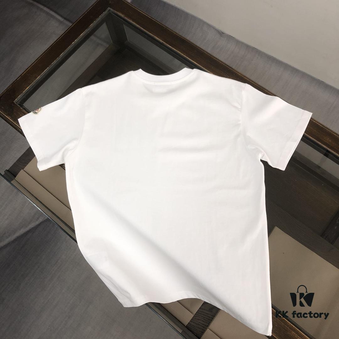 6931a227ccd8ab3d7af963ec Moncler 25SS Summer New Arrival Round Neck Short-Sleeve T-Shirt, 270g Premium Cotton Fabric with Excellent Hand Feel and Quality, Slim Tailored Design, Clean and Sharp Cut, Exquisite Stitching, Superb Silhouette and Outstanding Breathability, Stylish and Versatile for All Ages – Essential Wardrobe Piece for Men