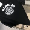 6931a228ccd8ab3d7af96400 Moncler 25SS Summer New Arrival Round Neck Short-Sleeve T-Shirt, 270g Heavyweight Premium Cotton Fabric with Perfect Hand Feel and Texture, Slim Tailored Design, Clean and Sharp Cut, Exquisitely Stitched, Excellent Fit and Superior Breathability, Stylish and Versatile for All Ages – A Must-Have Wardrobe Essential for Men