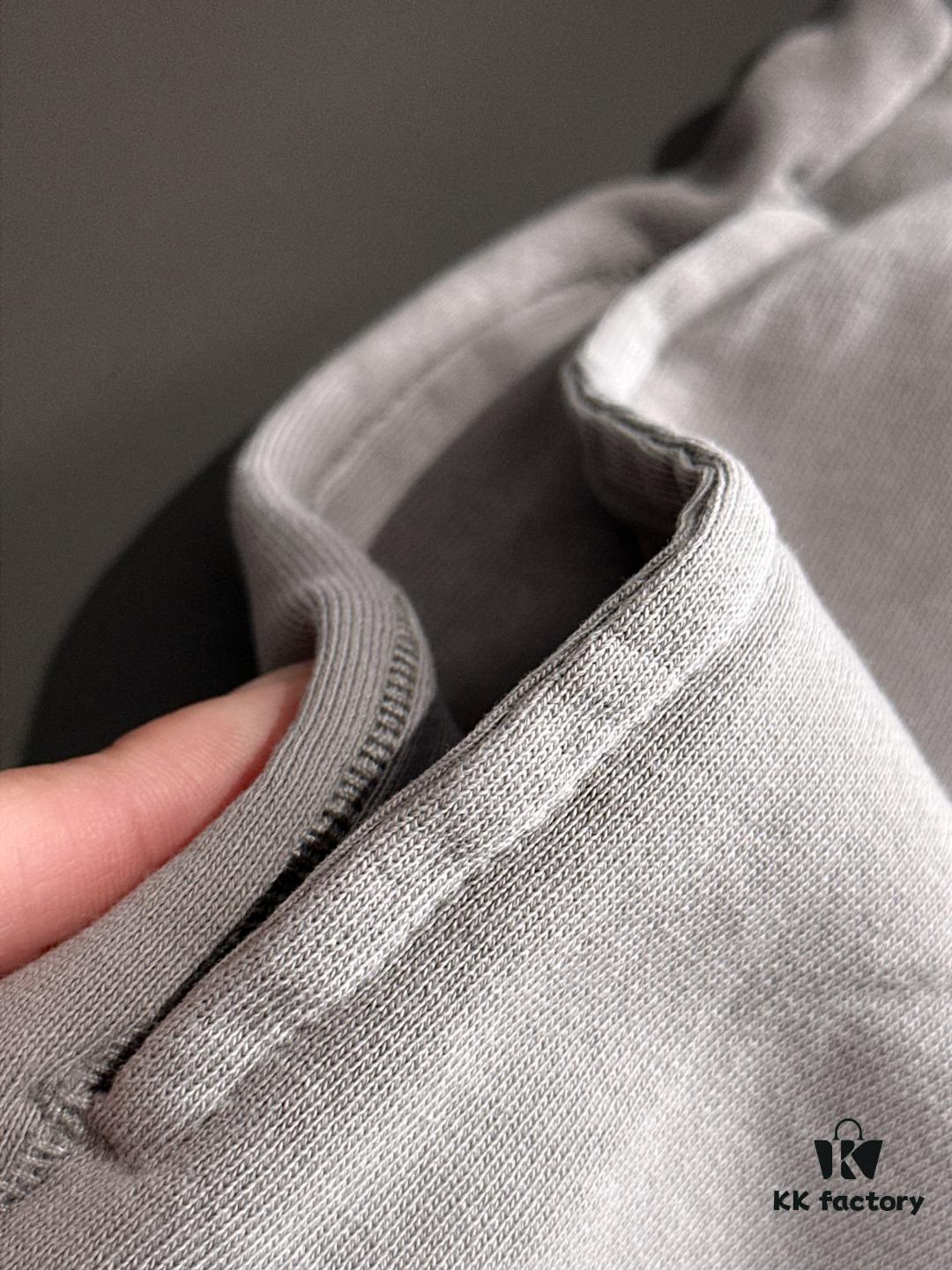 6931a240ccd8ab3d7af96524 High-End Moncler 2025 Spring/Summer New Elastic Waist Casual Plain Loose Shorts