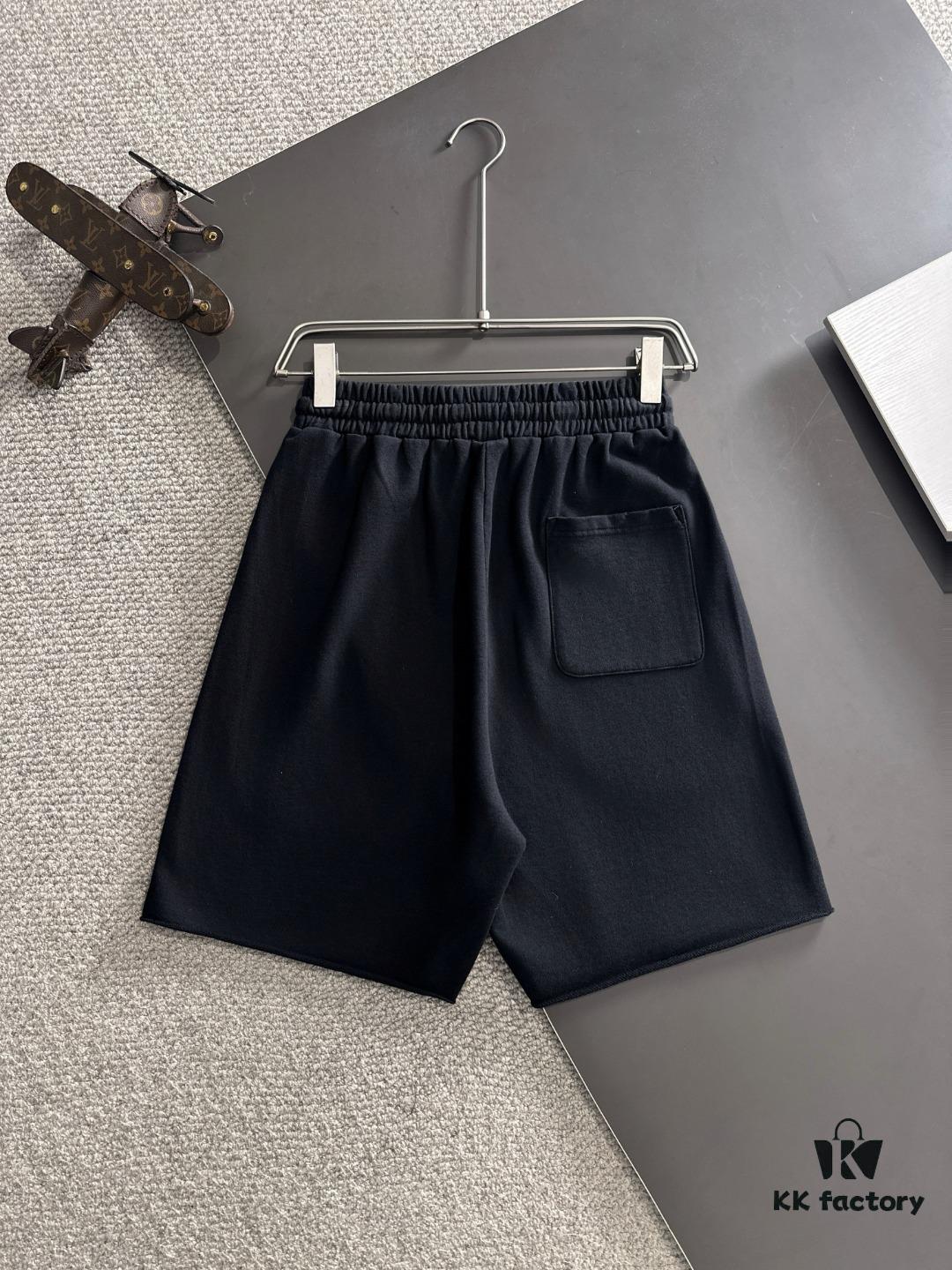 6931a241ccd8ab3d7af9652f High-End Moncler 2025 Spring/Summer New Elastic Waist Casual Solid Color Loose Shorts
